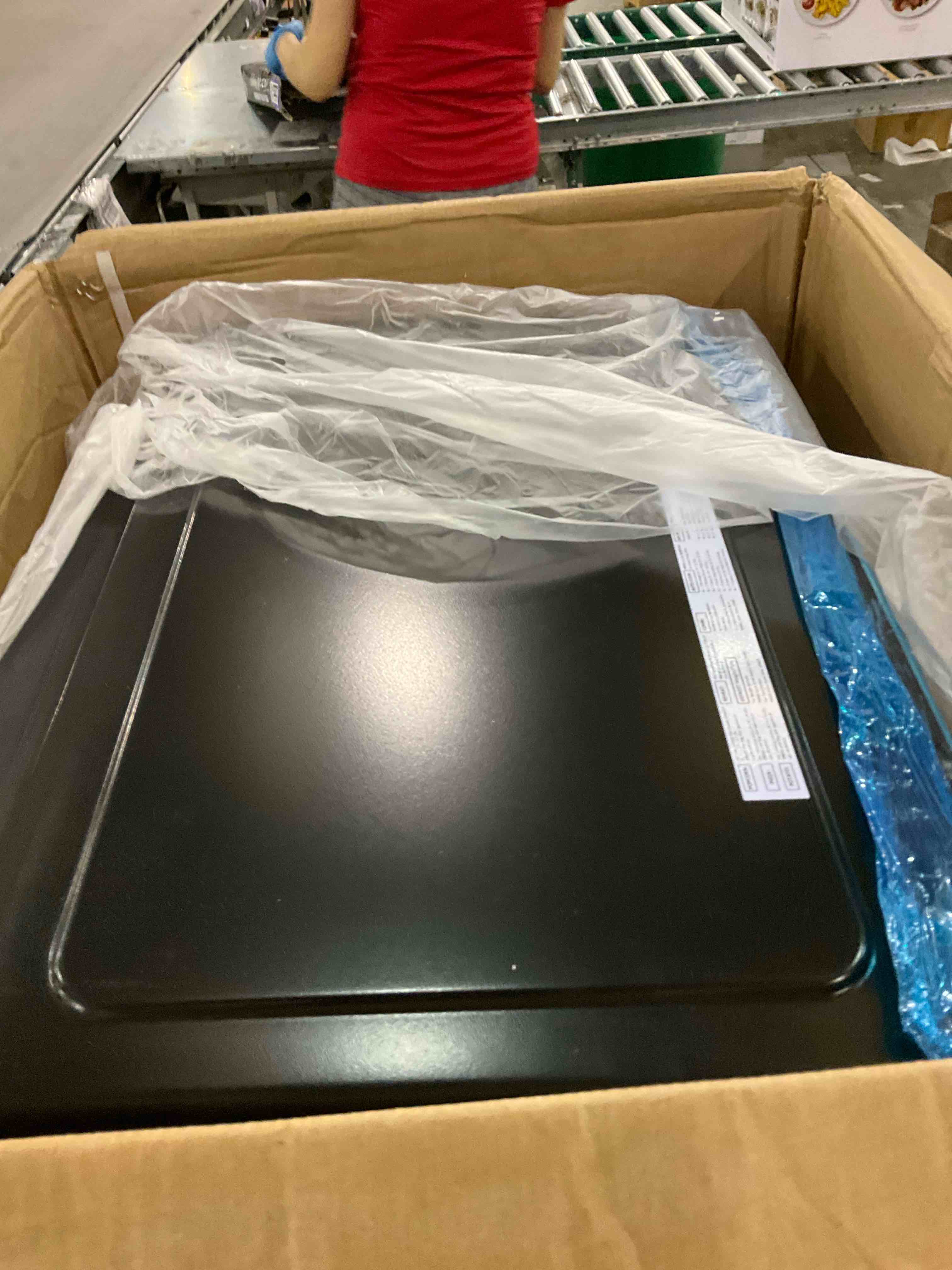 https://s3.amazonaws.com/lotting-images-prod/bidfta/PPE2496699_1746119138712.jpeg