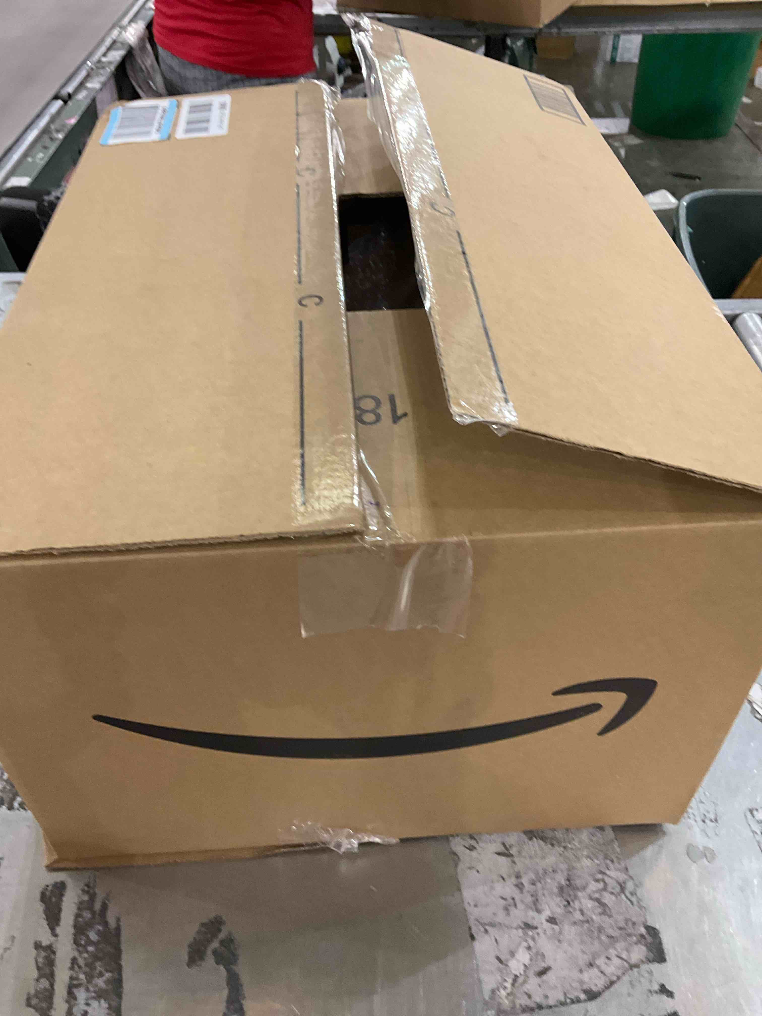 https://s3.amazonaws.com/lotting-images-prod/bidfta/PPE2496715_1746120642528.jpeg