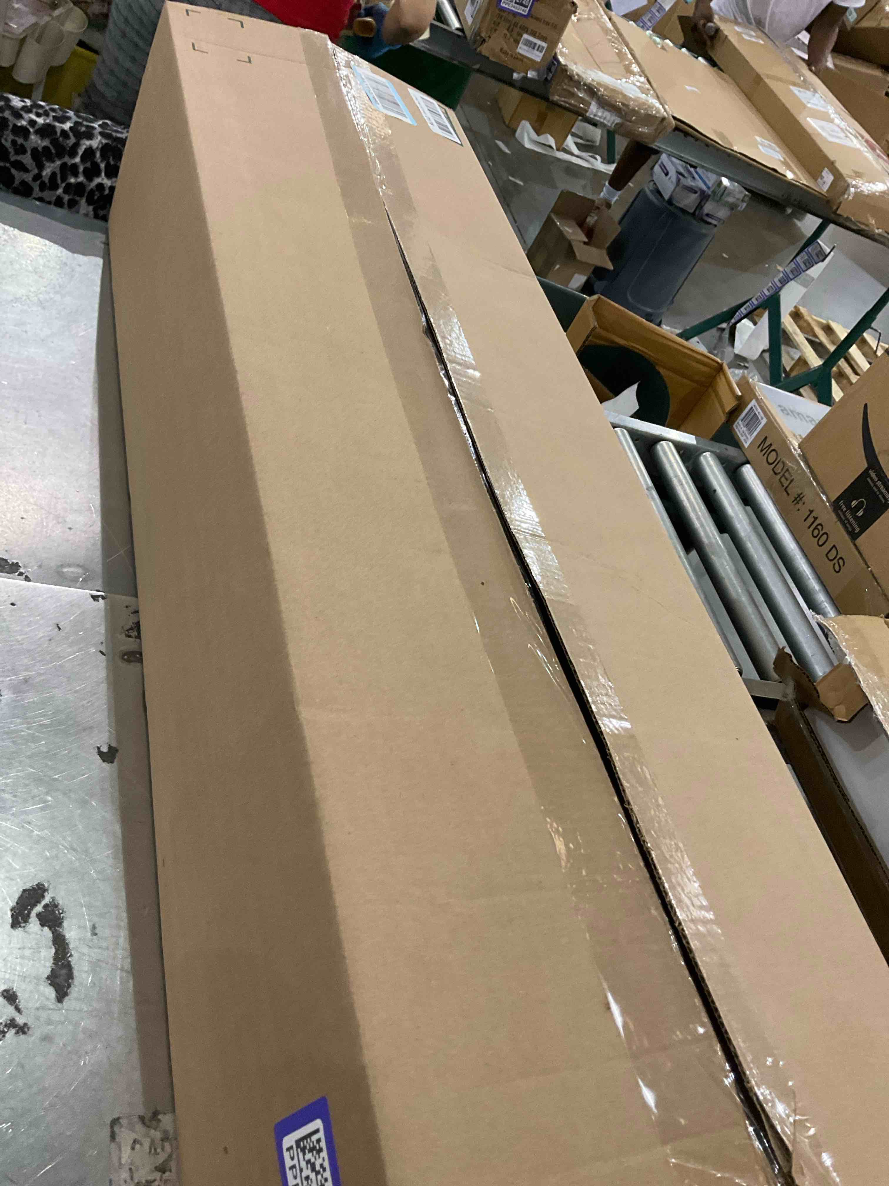 https://s3.amazonaws.com/lotting-images-prod/bidfta/PPE2496924_1746121627605.jpeg