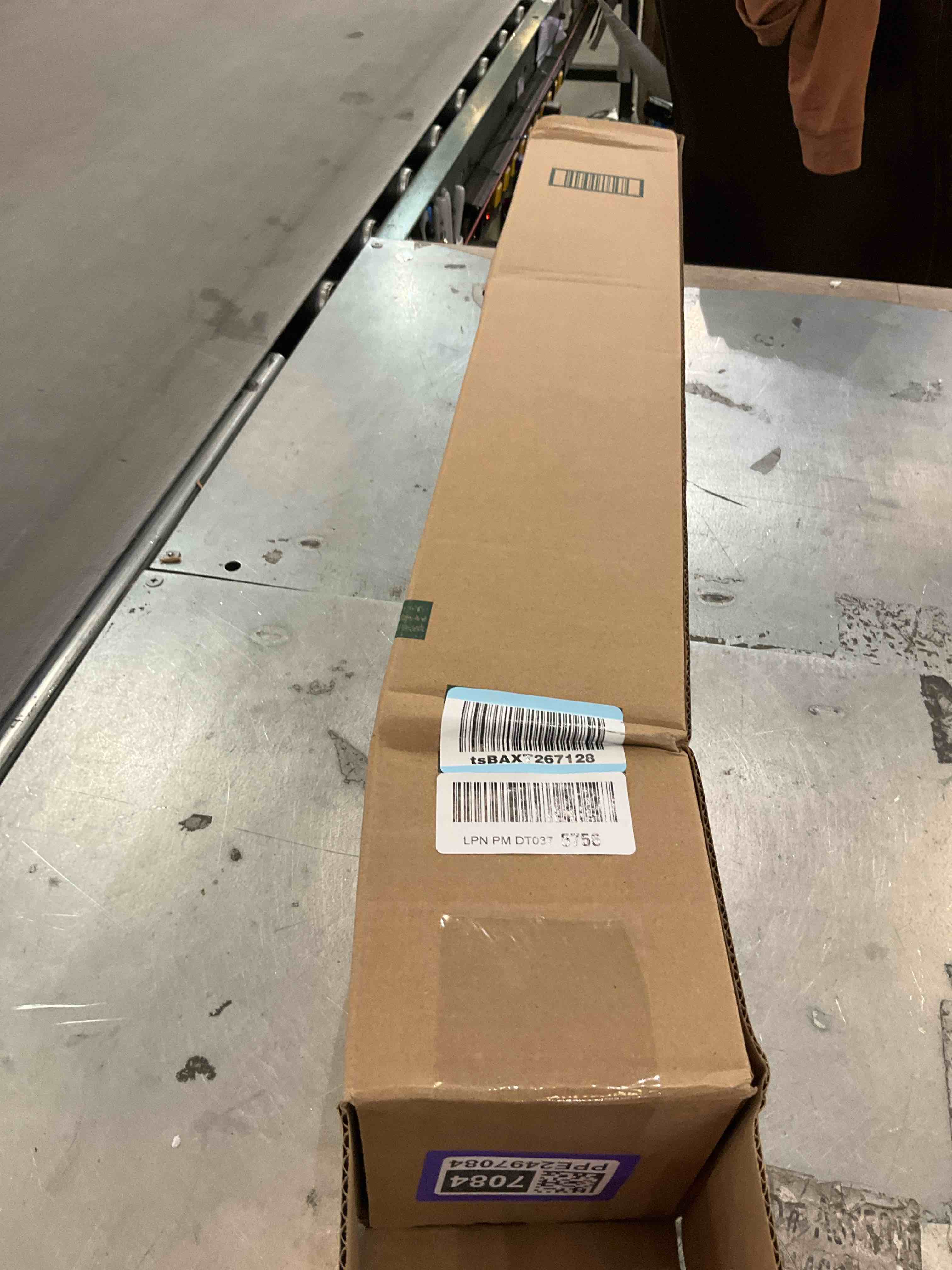 https://s3.amazonaws.com/lotting-images-prod/bidfta/PPE2497084_1746126015496.jpeg