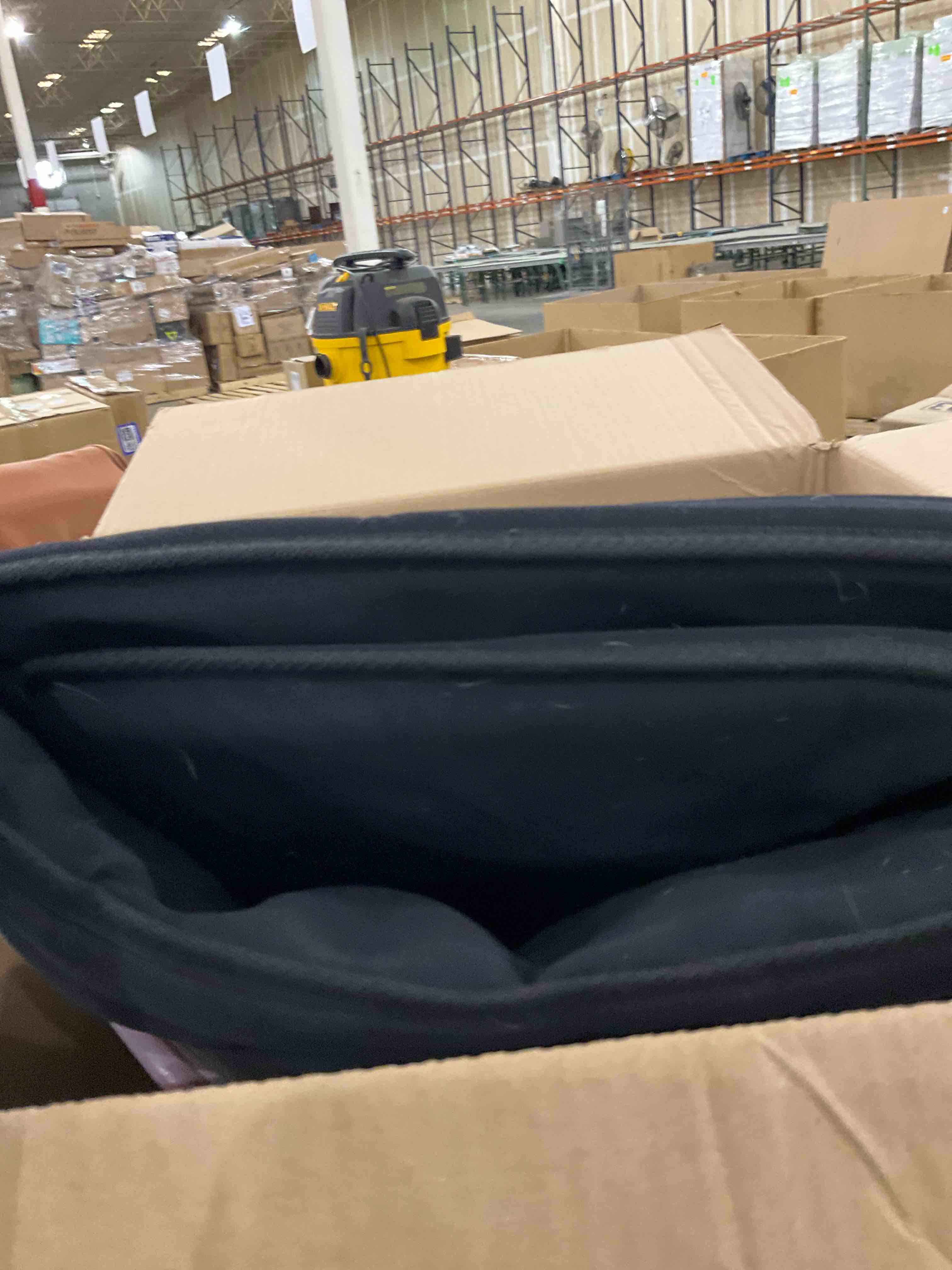 https://s3.amazonaws.com/lotting-images-prod/bidfta/PPE2497189_1746188747257.jpeg
