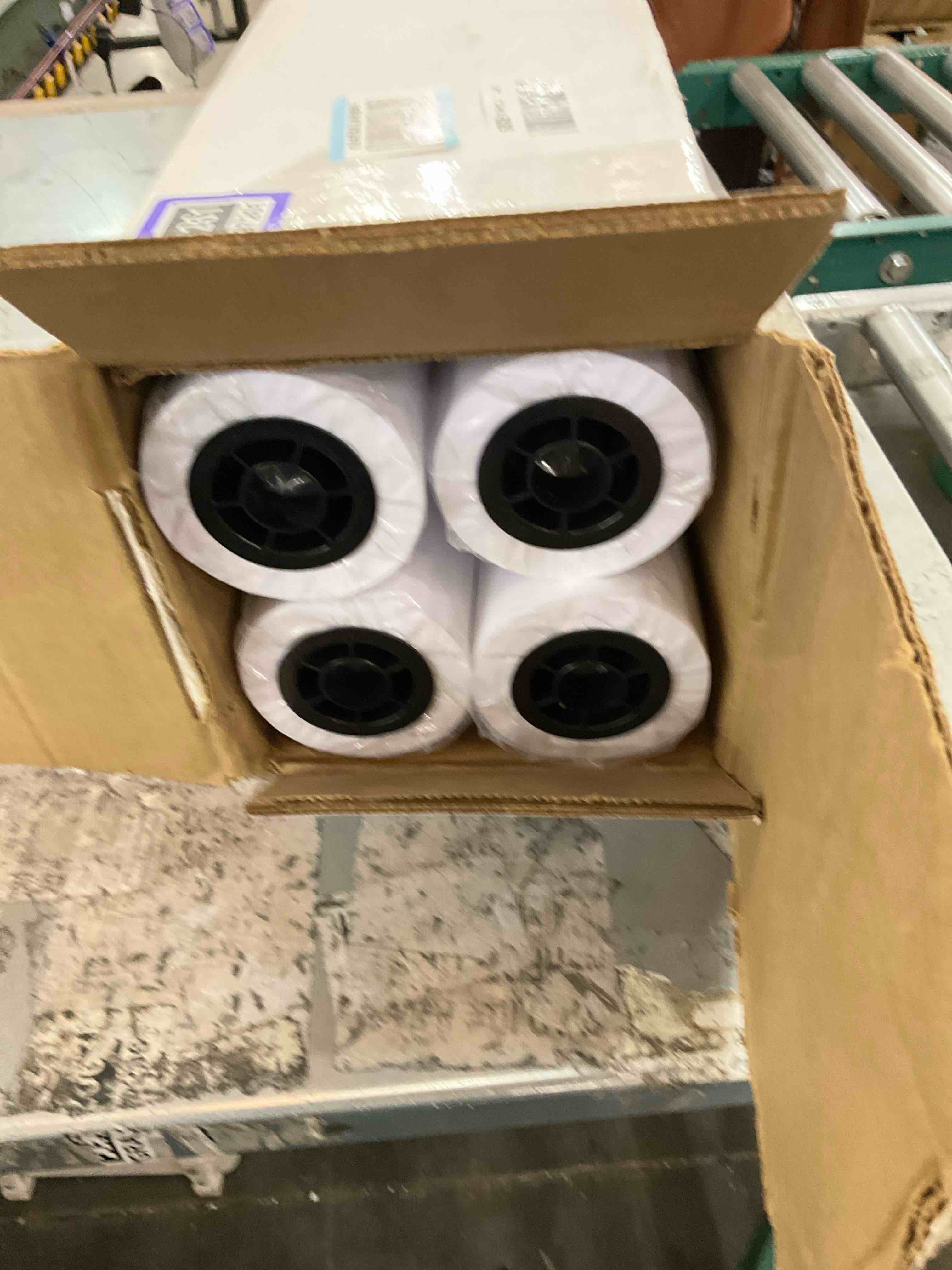https://s3.amazonaws.com/lotting-images-prod/bidfta/PPE2497261_1746199020293.jpeg