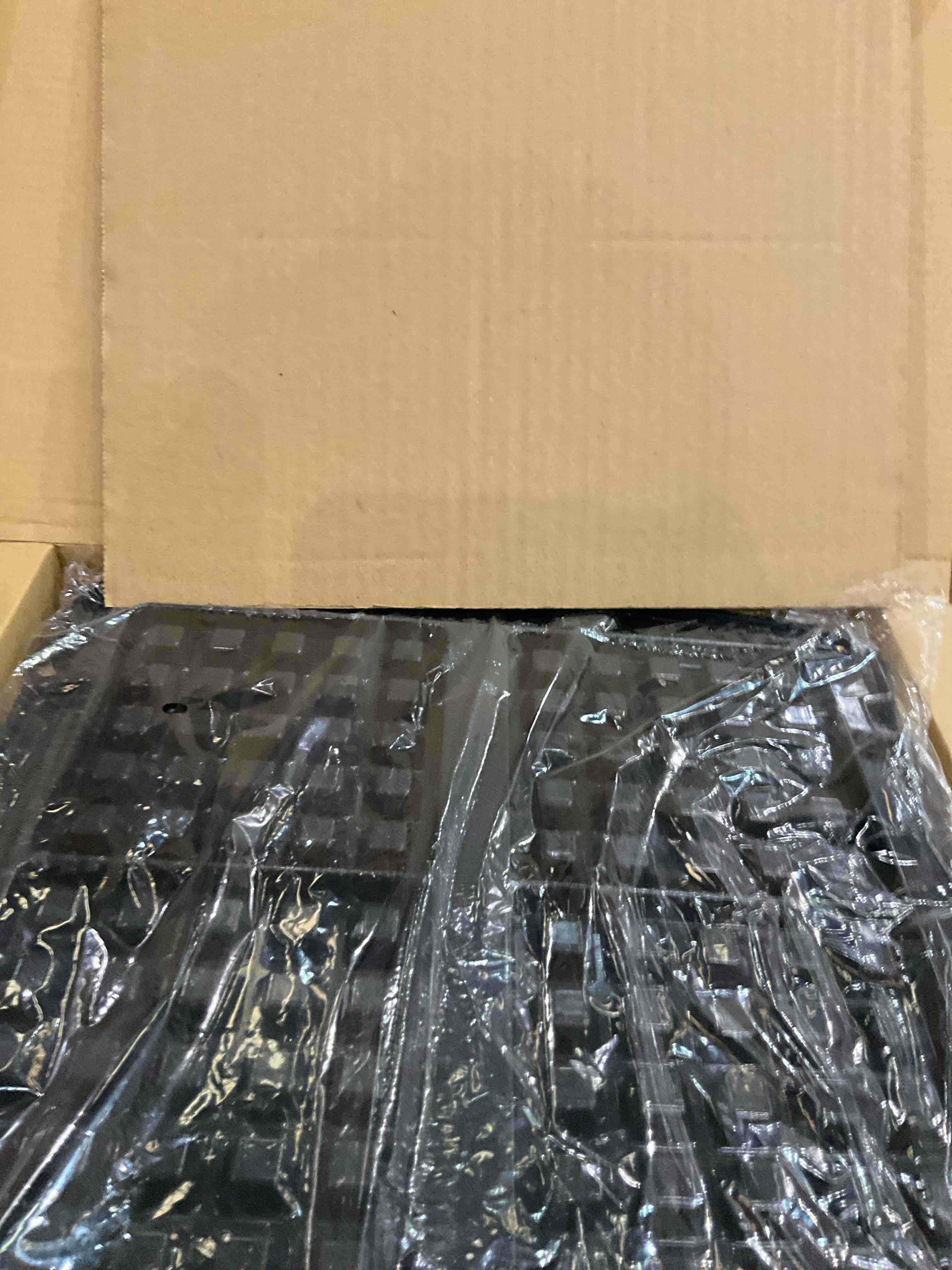 https://s3.amazonaws.com/lotting-images-prod/bidfta/PPE2497262_1746199149504.jpeg