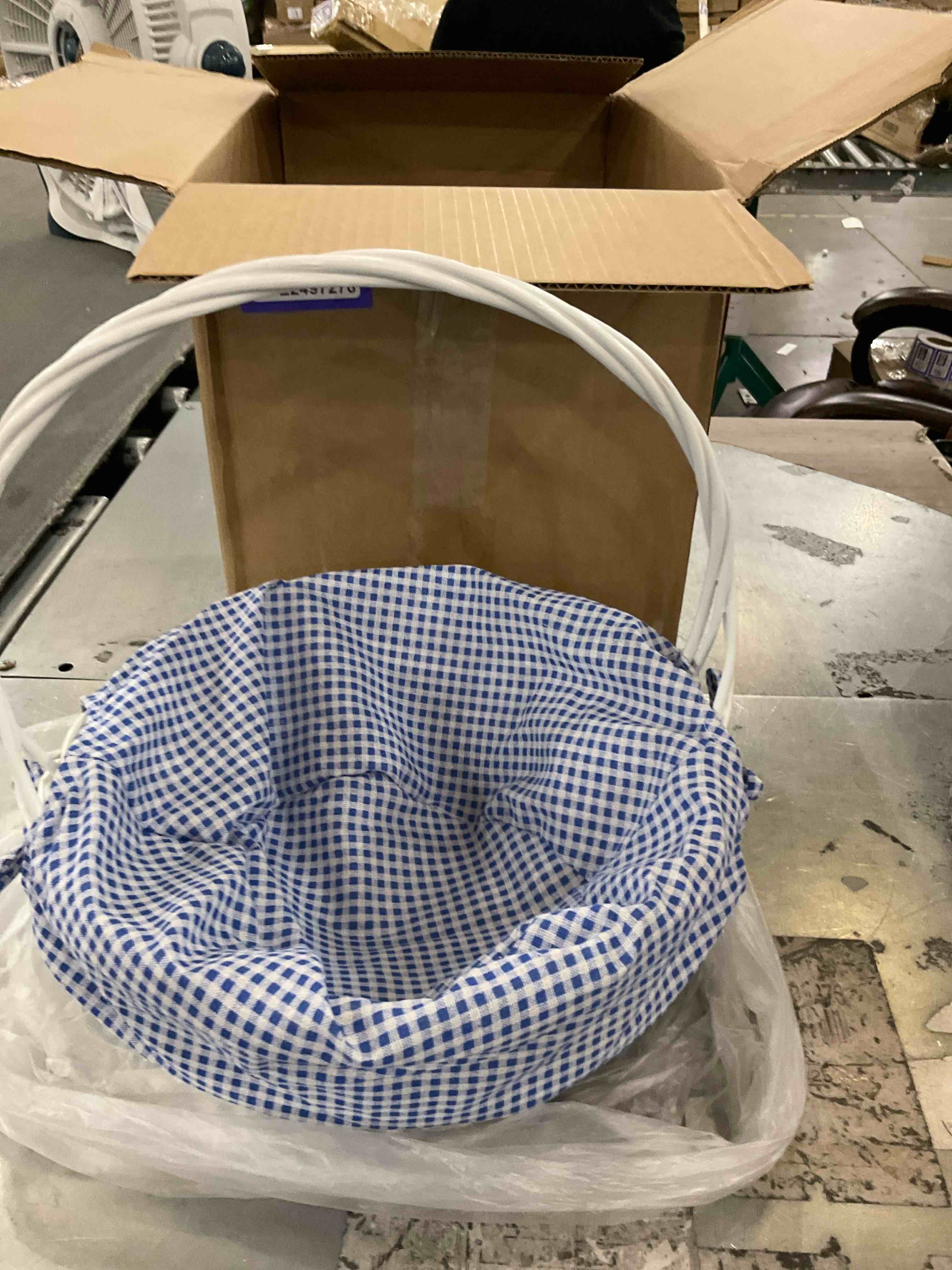 https://s3.amazonaws.com/lotting-images-prod/bidfta/PPE2497278_1746205891170.jpeg