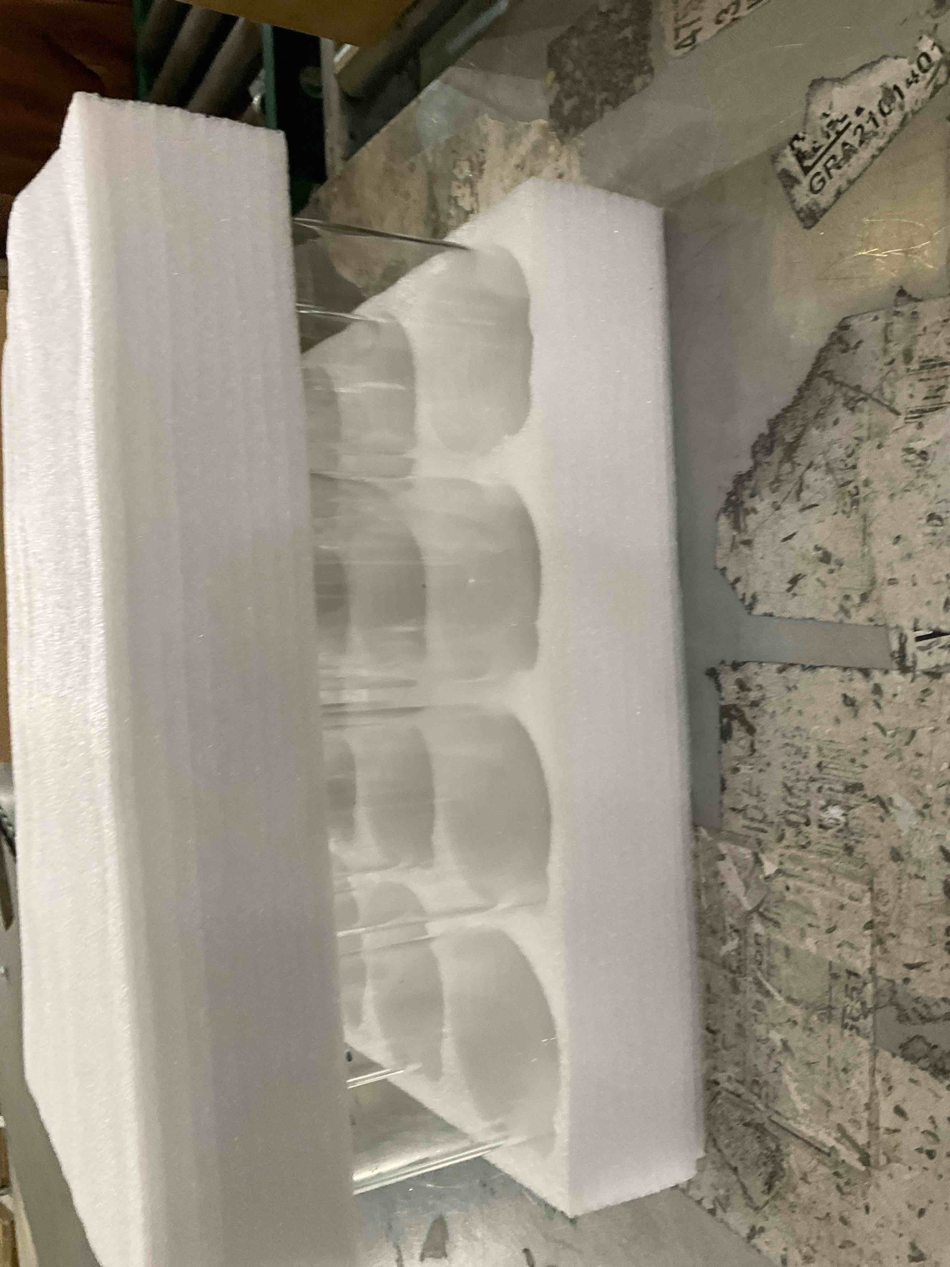 https://s3.amazonaws.com/lotting-images-prod/bidfta/PPE2497298_1746195077972.jpeg
