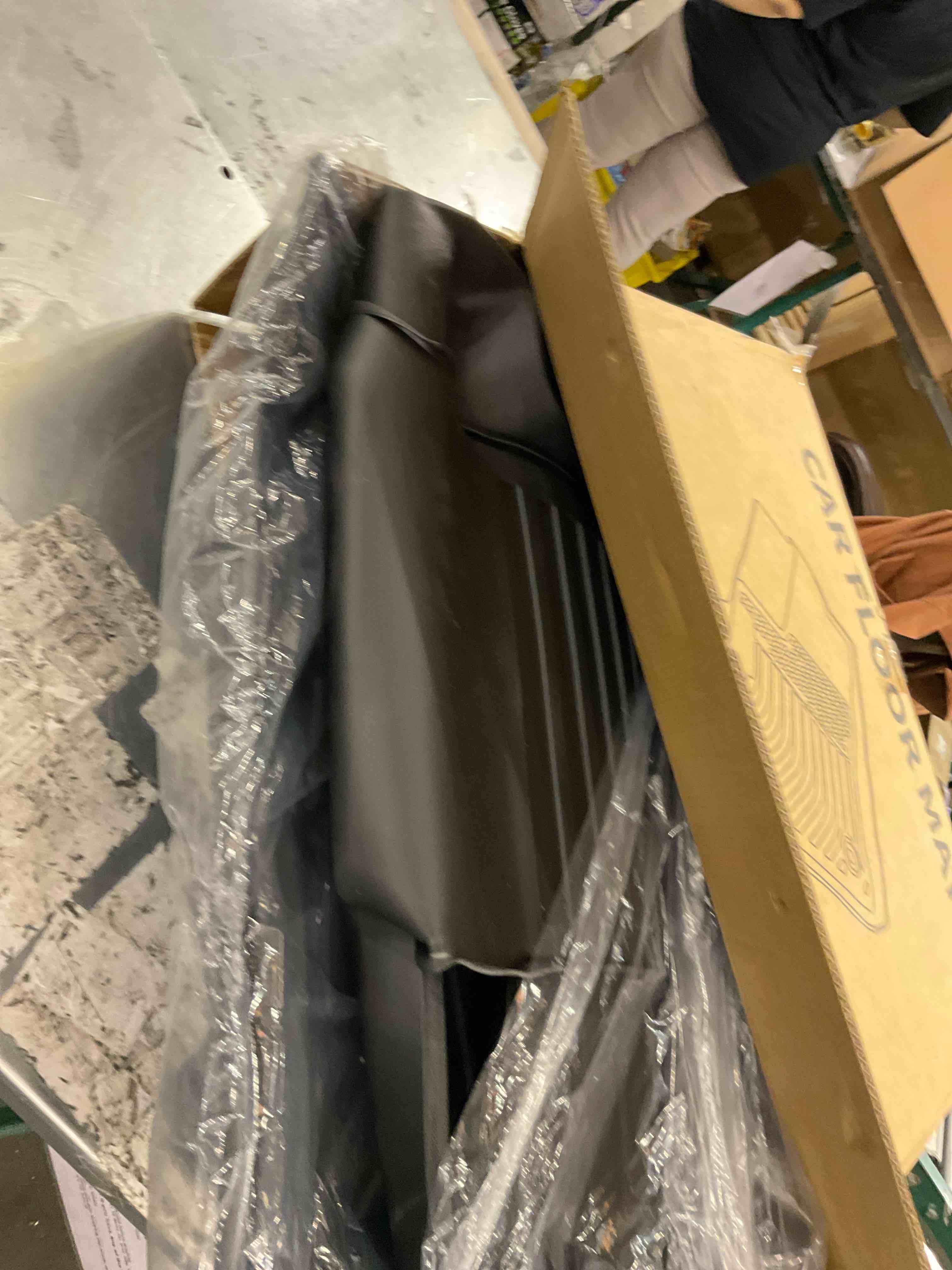 https://s3.amazonaws.com/lotting-images-prod/bidfta/PPE2497319_1746192324270.jpeg