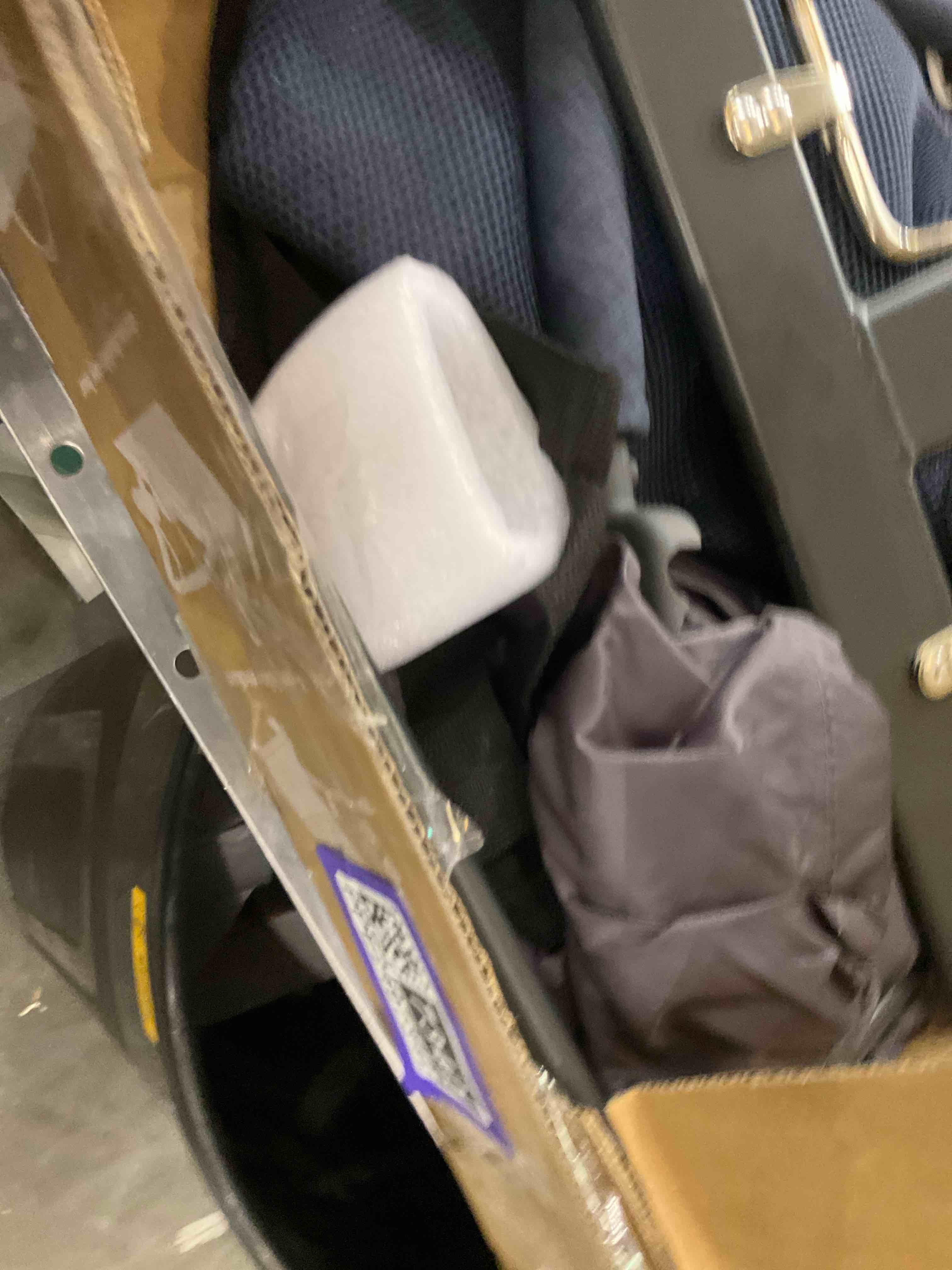 https://s3.amazonaws.com/lotting-images-prod/bidfta/PPE2497342_1746197779567.jpeg