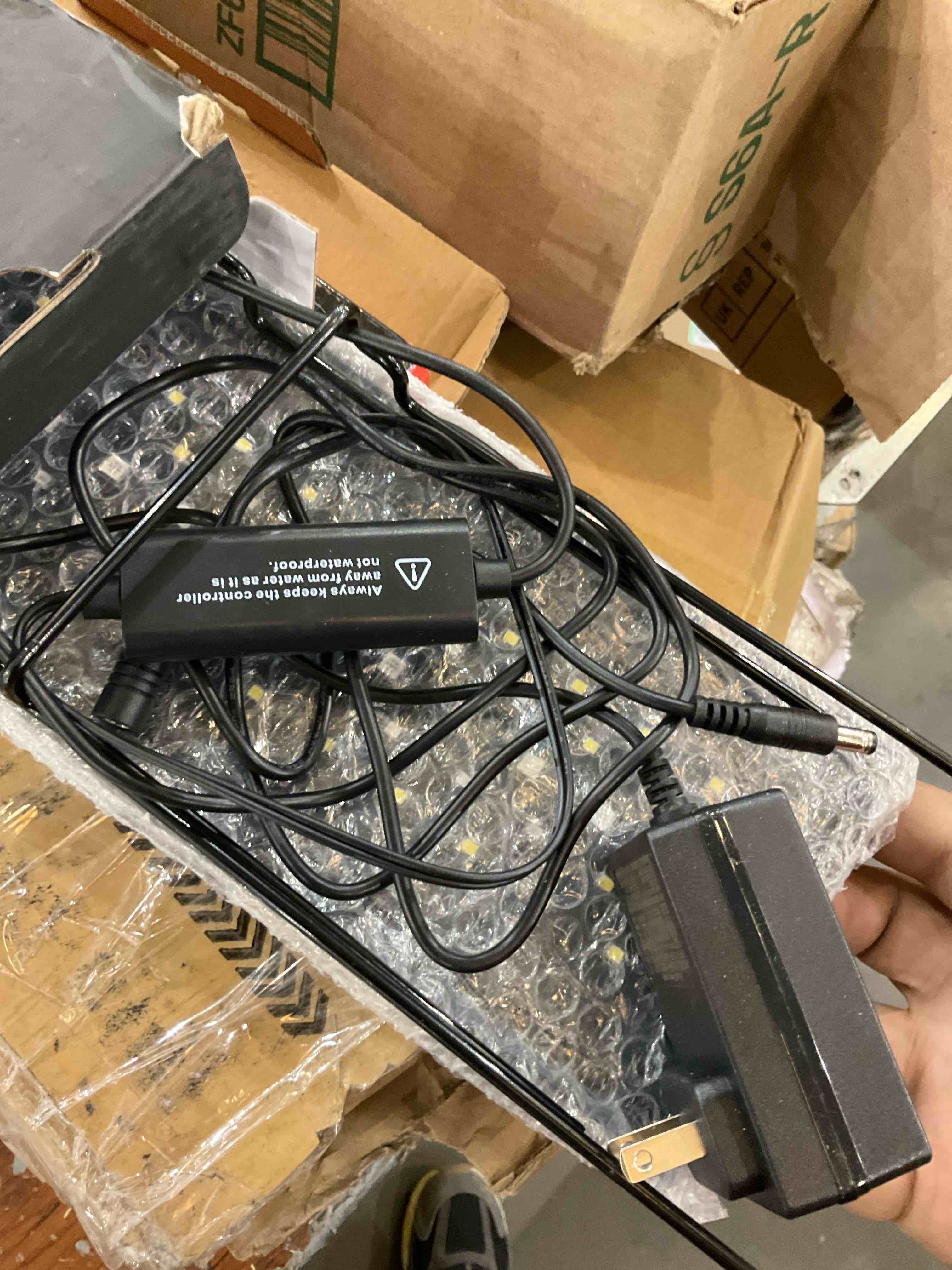 https://s3.amazonaws.com/lotting-images-prod/bidfta/PPE2497385_1746195891429.jpeg