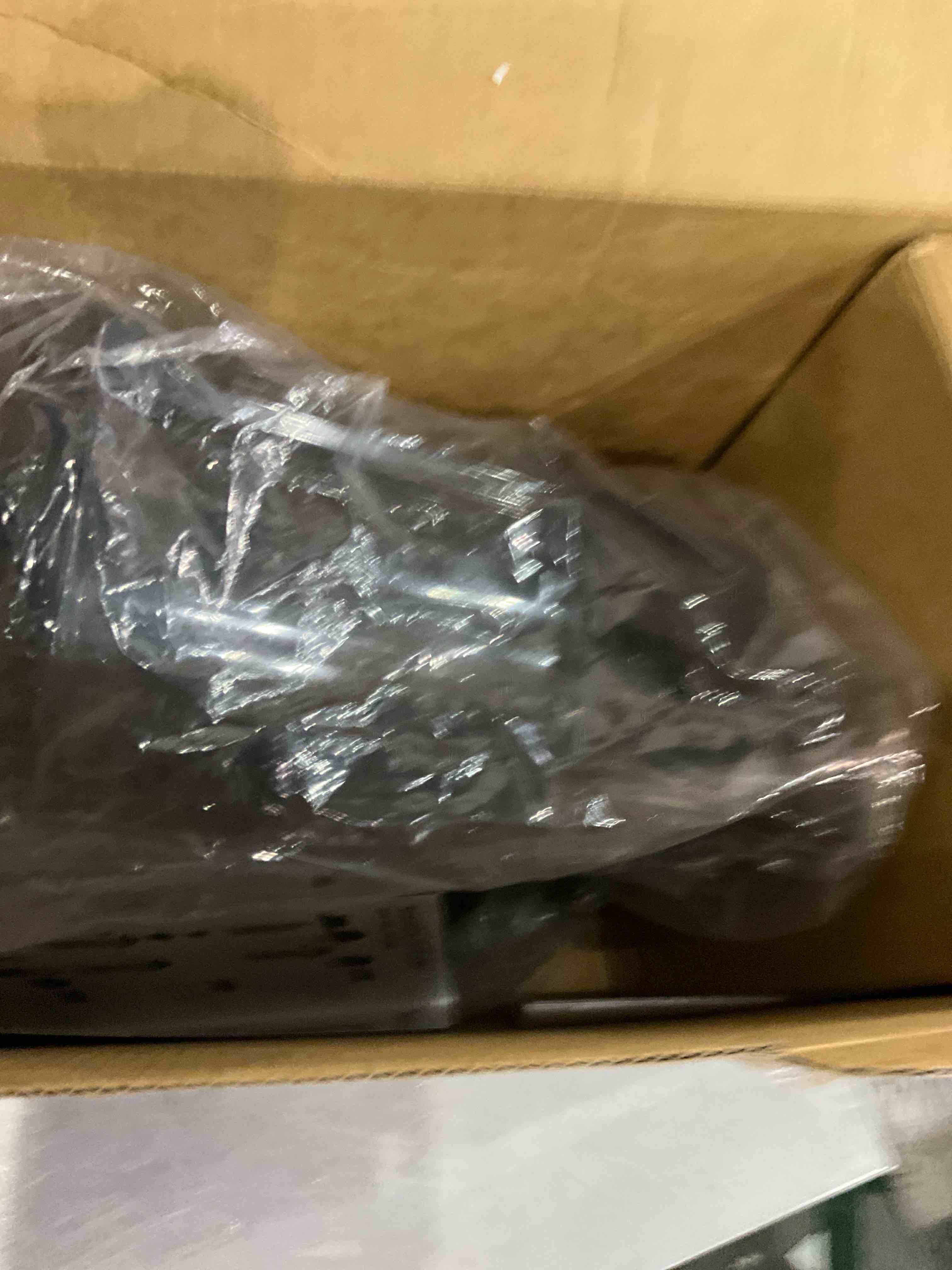 https://s3.amazonaws.com/lotting-images-prod/bidfta/PPE2497453_1746444119921.jpeg
