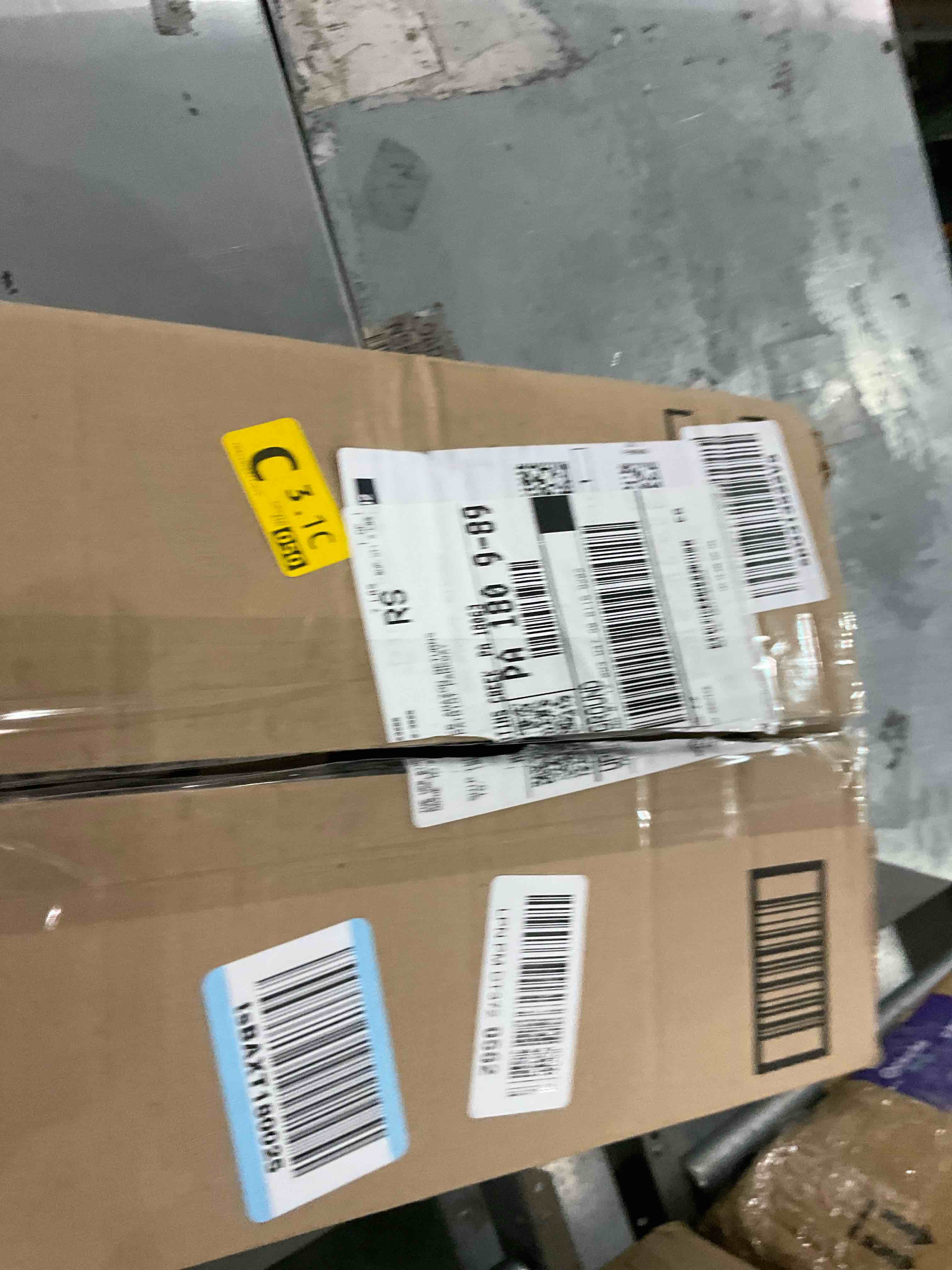 https://s3.amazonaws.com/lotting-images-prod/bidfta/PPE2497461_1746444733683.jpeg