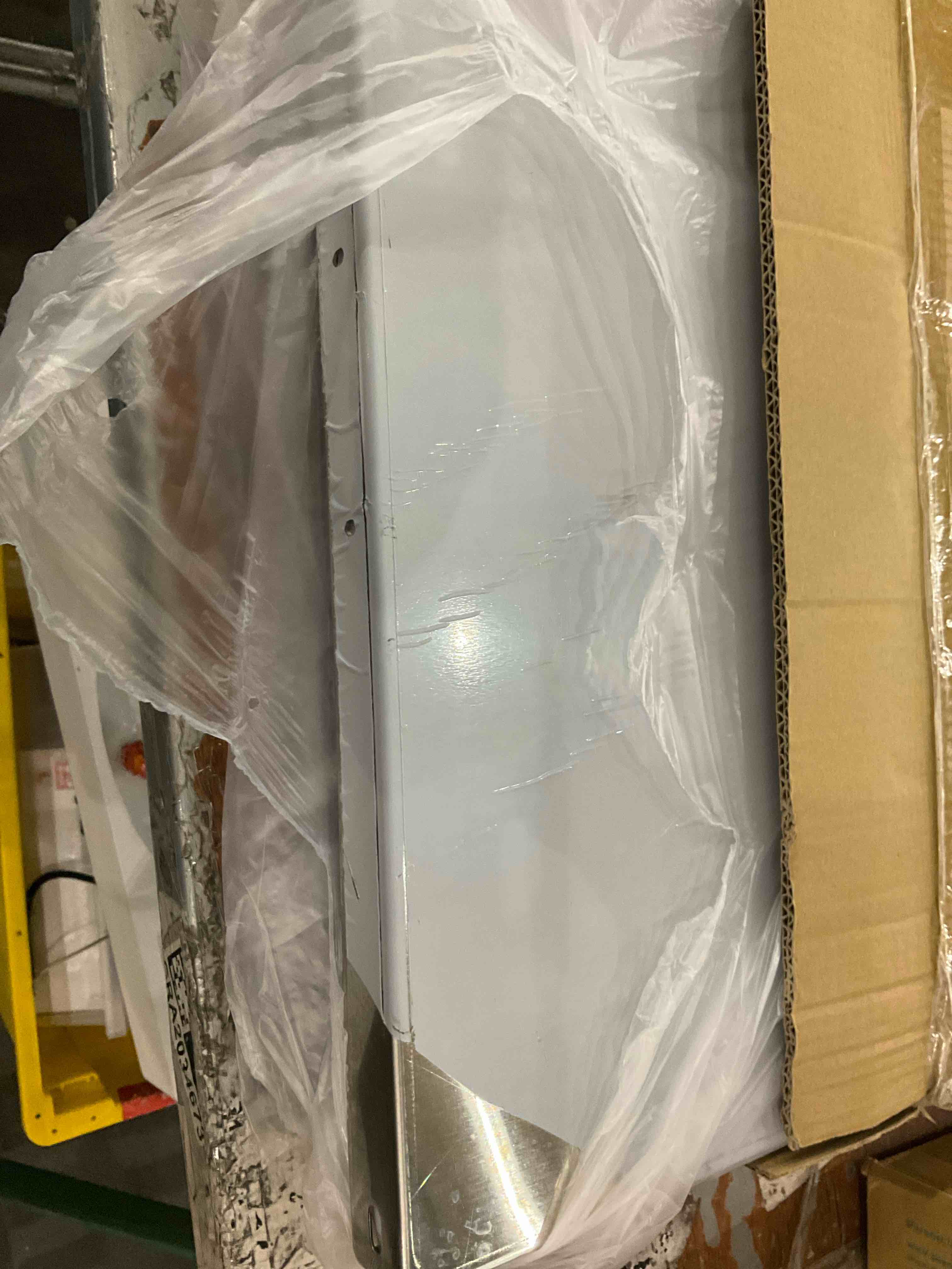 https://s3.amazonaws.com/lotting-images-prod/bidfta/PPE2497492_1746448520544.jpeg