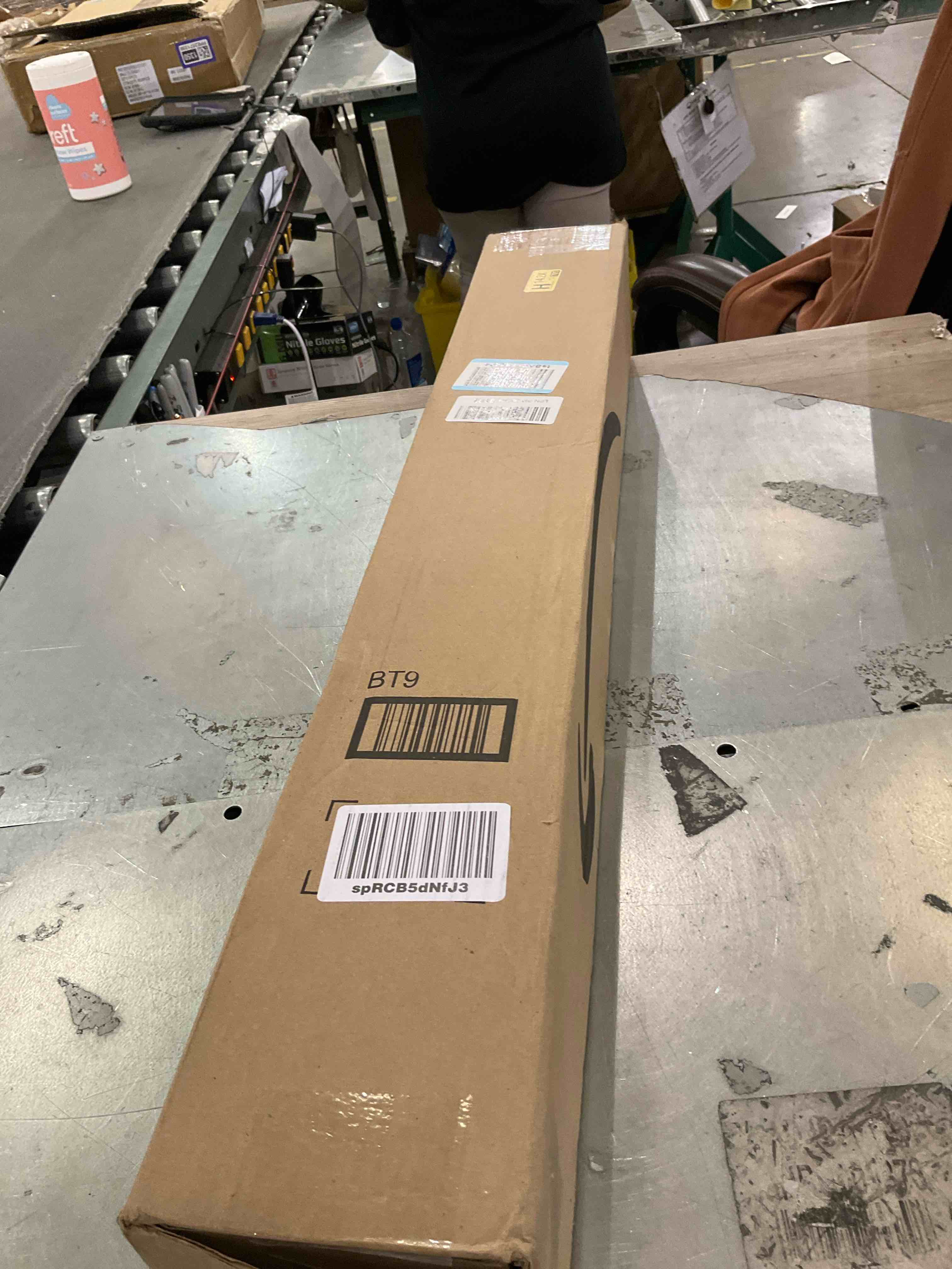https://s3.amazonaws.com/lotting-images-prod/bidfta/PPE2497549_1746204417875.jpeg