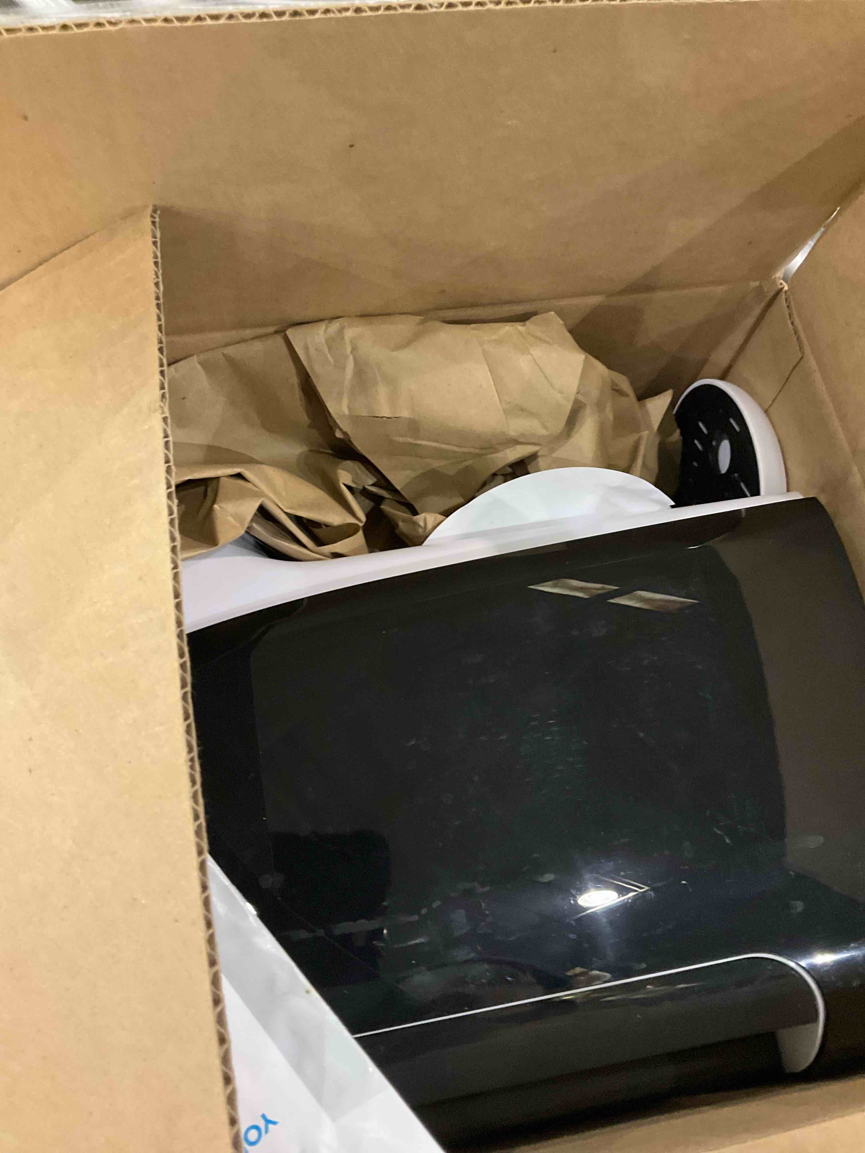 https://s3.amazonaws.com/lotting-images-prod/bidfta/PPE2497578_1746445874406.jpeg
