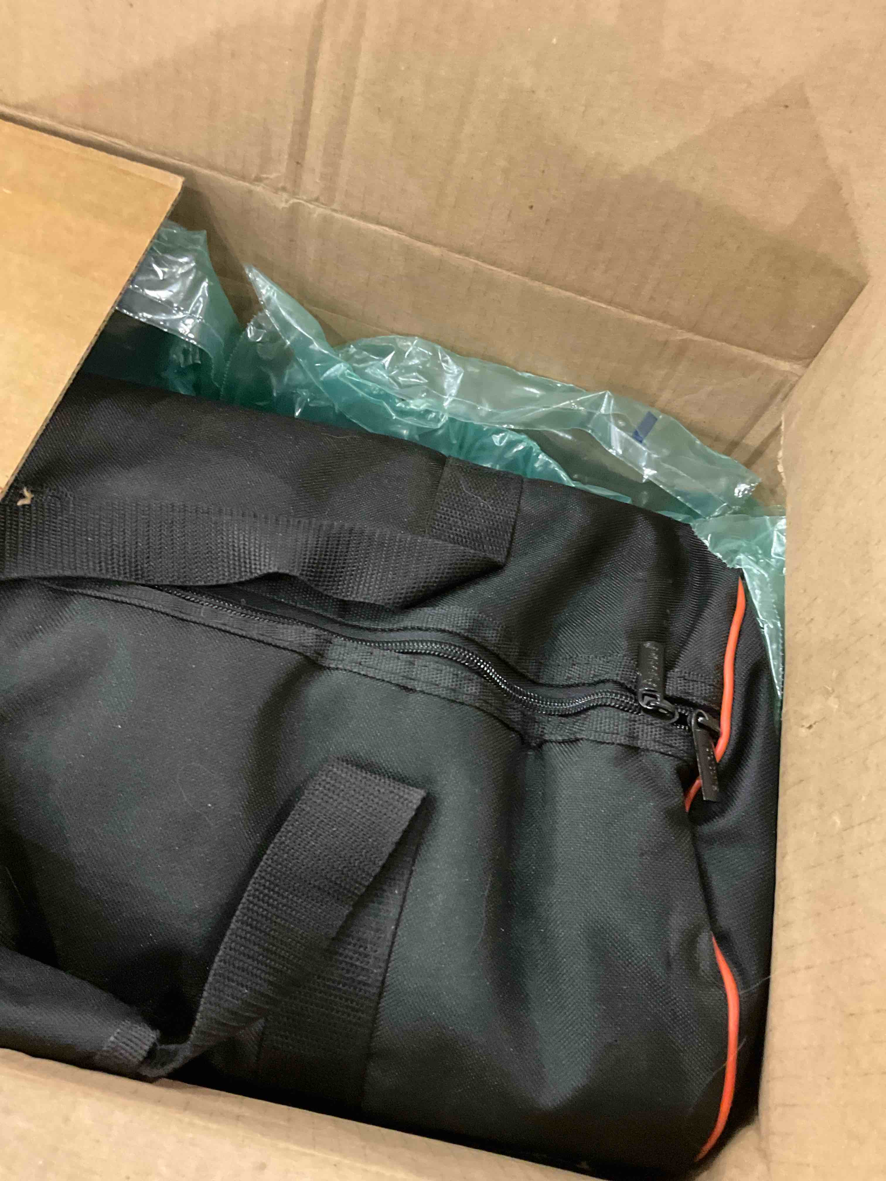 https://s3.amazonaws.com/lotting-images-prod/bidfta/PPE2497599_1746444998010.jpeg