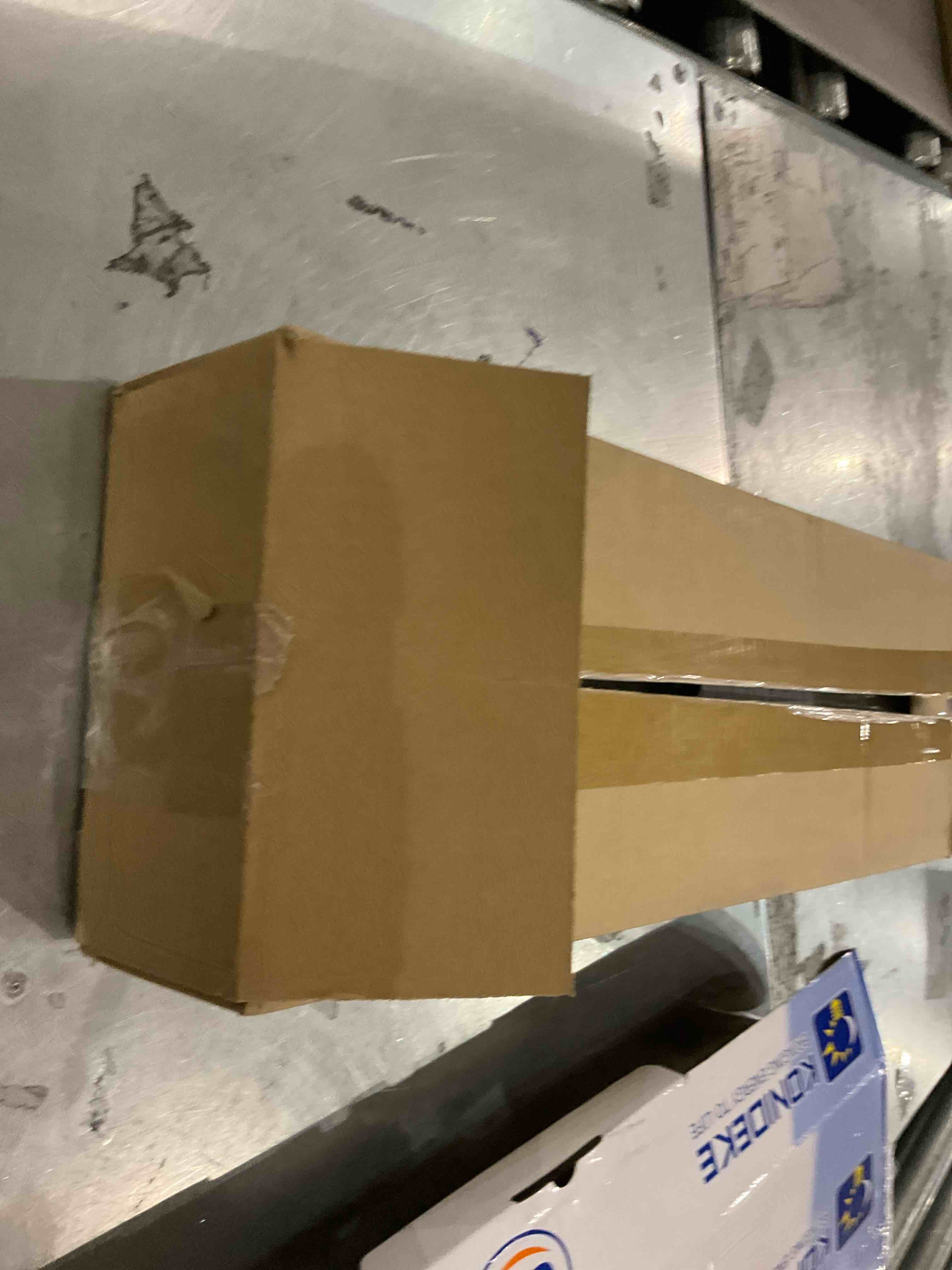 https://s3.amazonaws.com/lotting-images-prod/bidfta/PPE2497665_1746445946159.jpeg