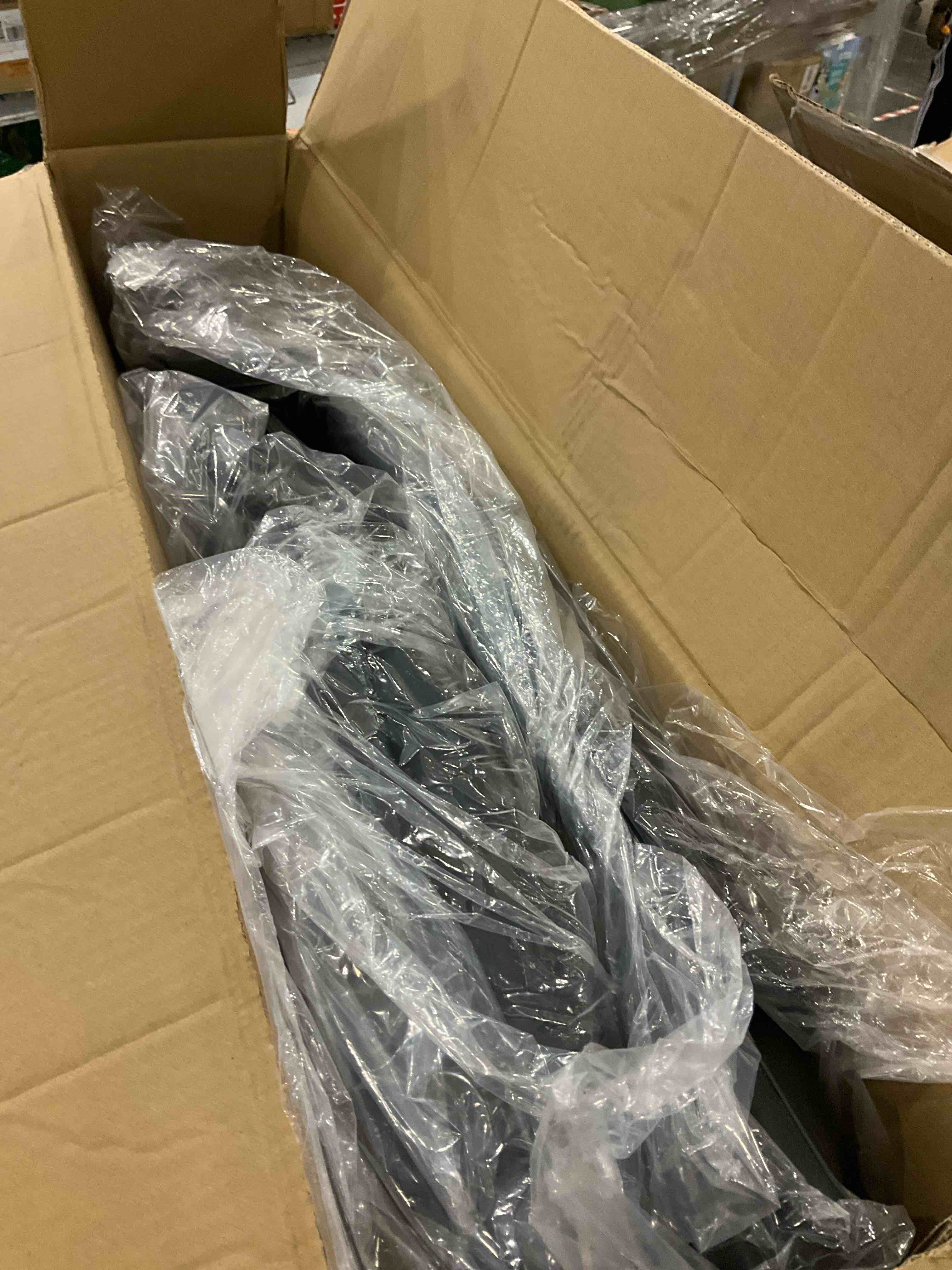https://s3.amazonaws.com/lotting-images-prod/bidfta/PPE2497715_1746452585220.jpeg