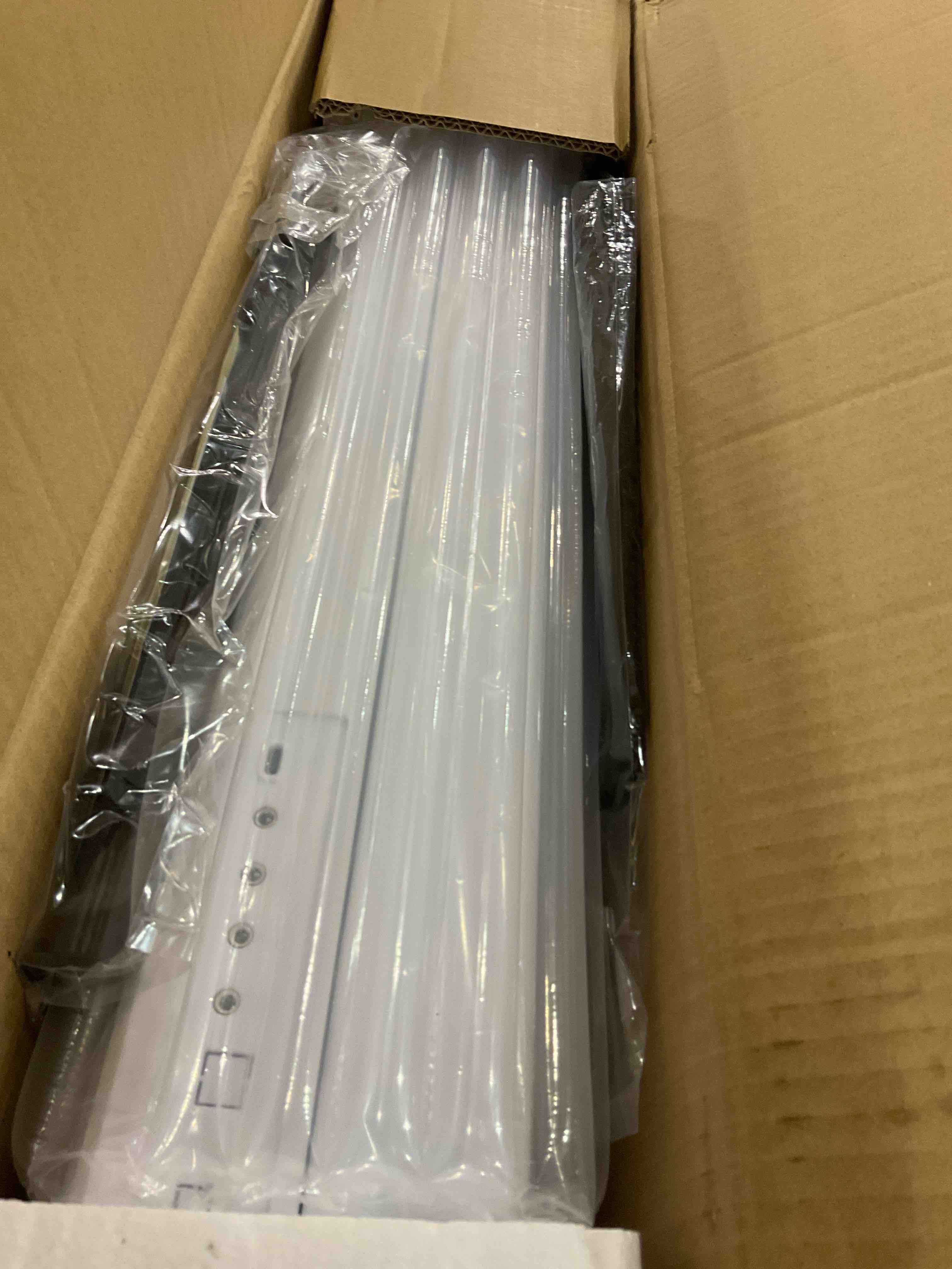 https://s3.amazonaws.com/lotting-images-prod/bidfta/PPE2497892_1746455708557.jpeg