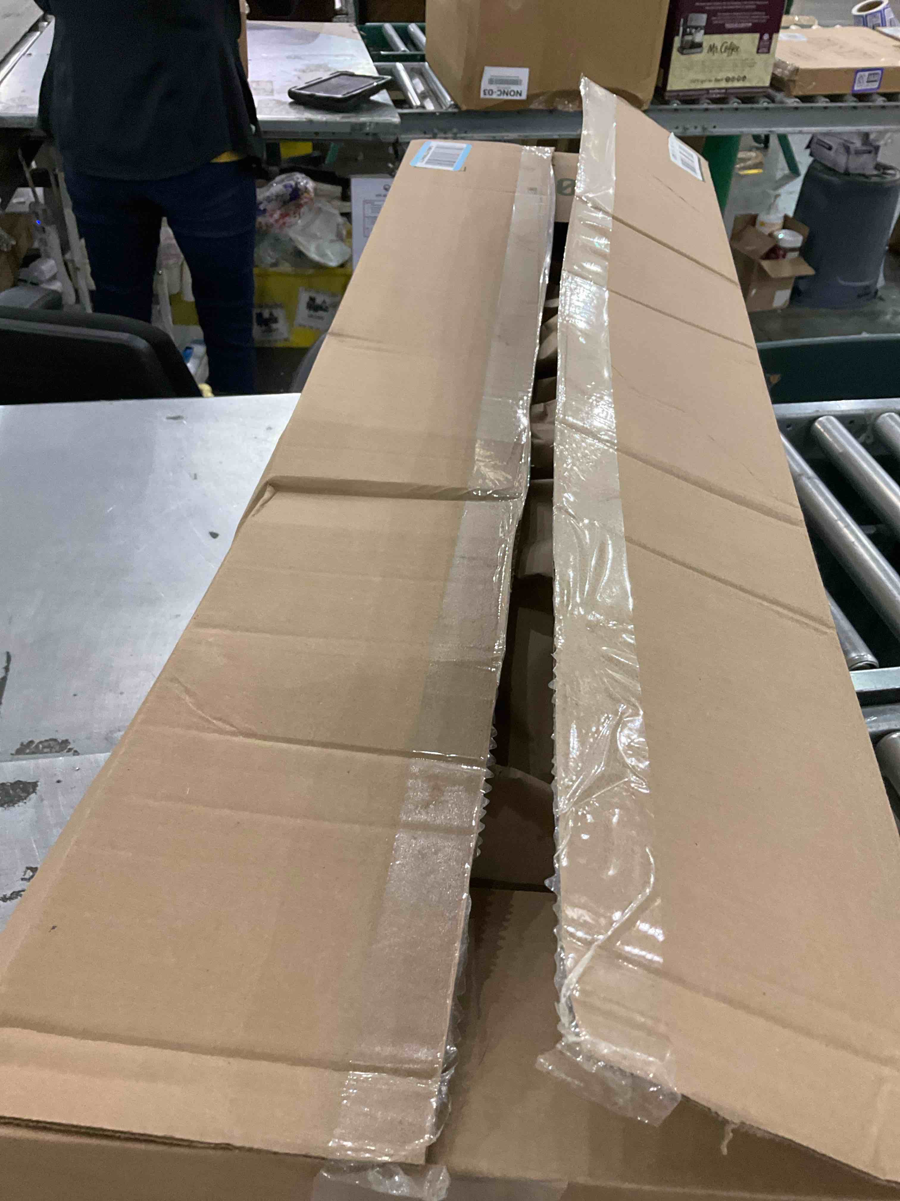 https://s3.amazonaws.com/lotting-images-prod/bidfta/PPE2497893_1746455760089.jpeg