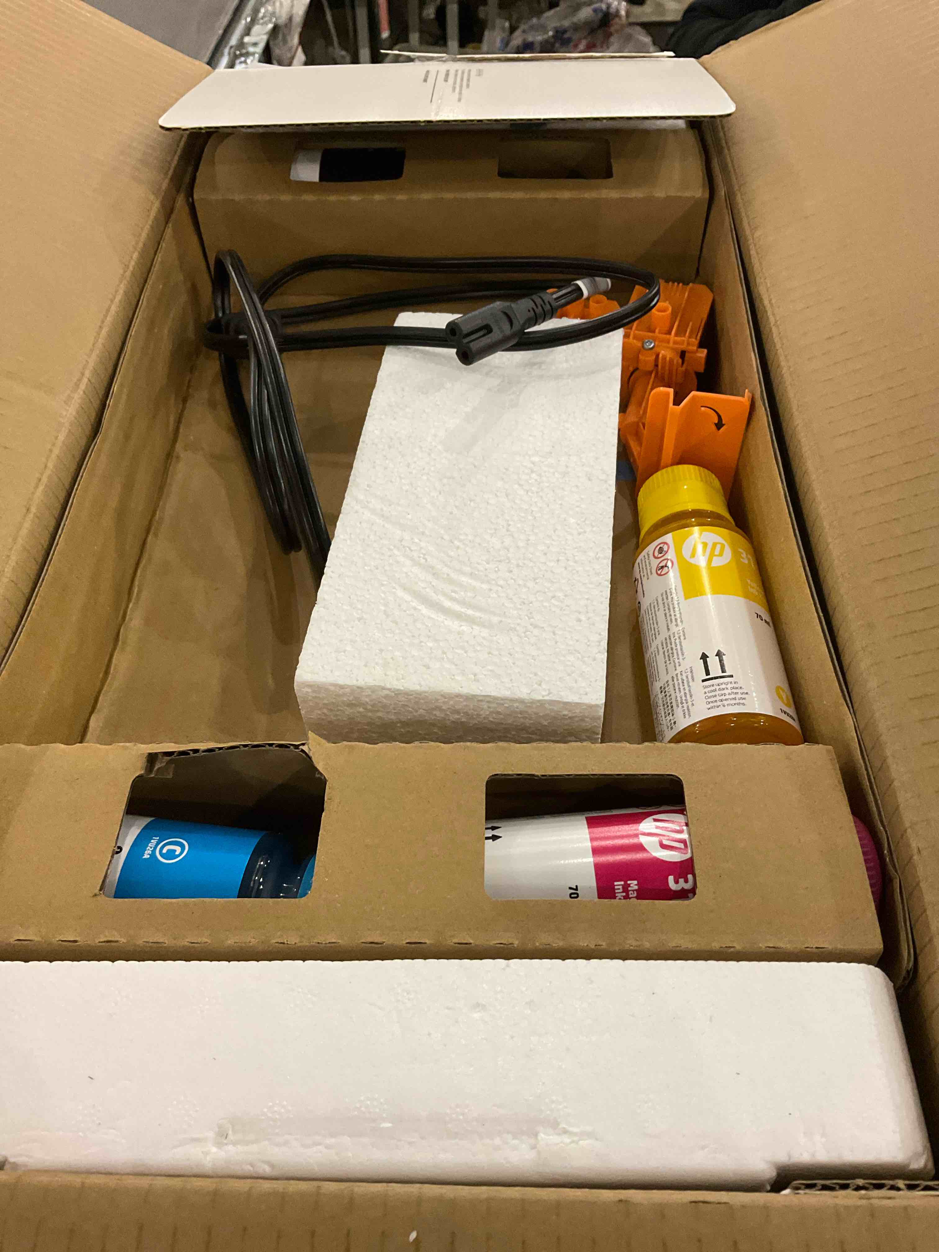 https://s3.amazonaws.com/lotting-images-prod/bidfta/PPE2497902_1746456247446.jpeg