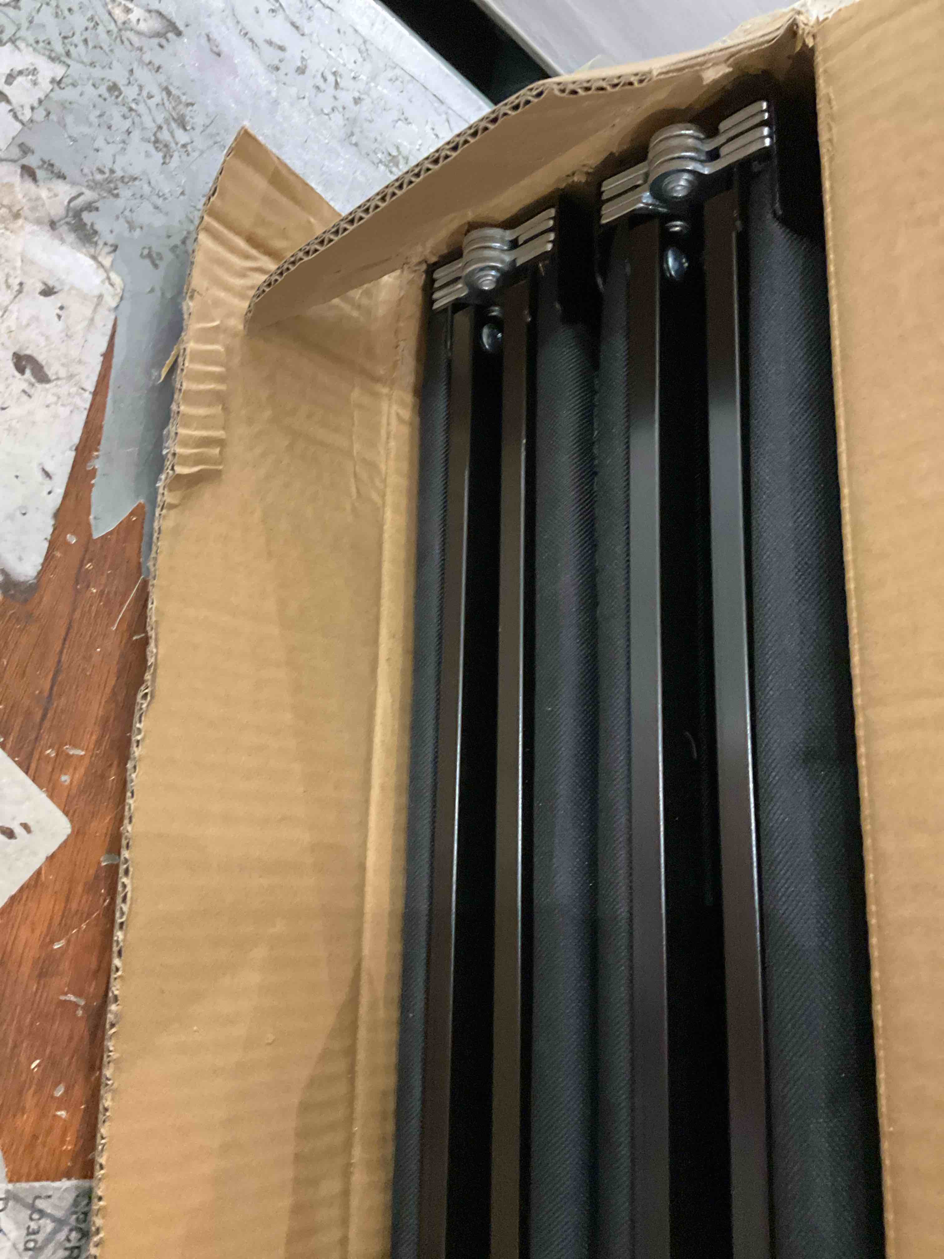 https://s3.amazonaws.com/lotting-images-prod/bidfta/PPE2497950_1746458121311.jpeg