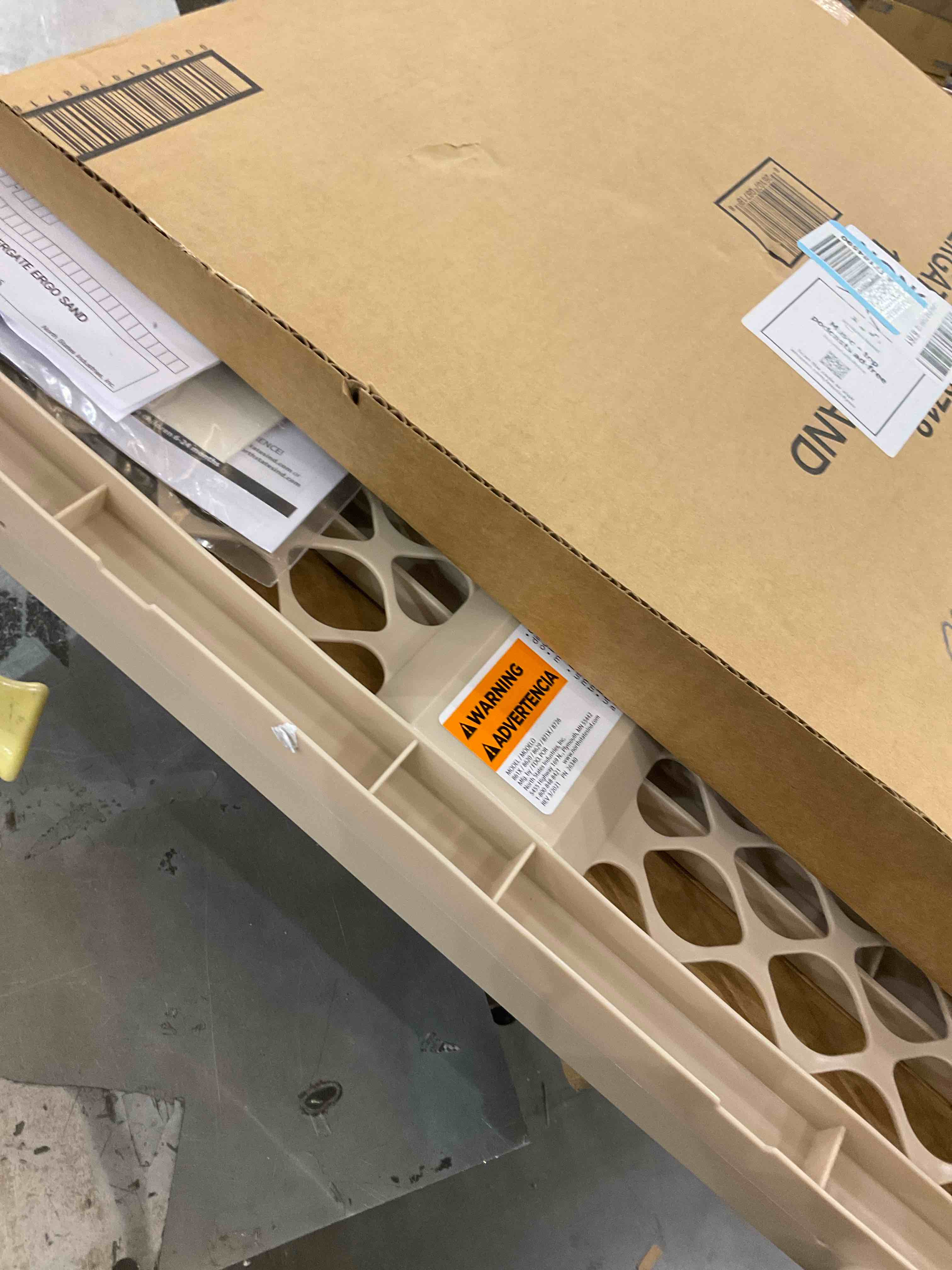 https://s3.amazonaws.com/lotting-images-prod/bidfta/PPE2497996_1746463713453.jpeg