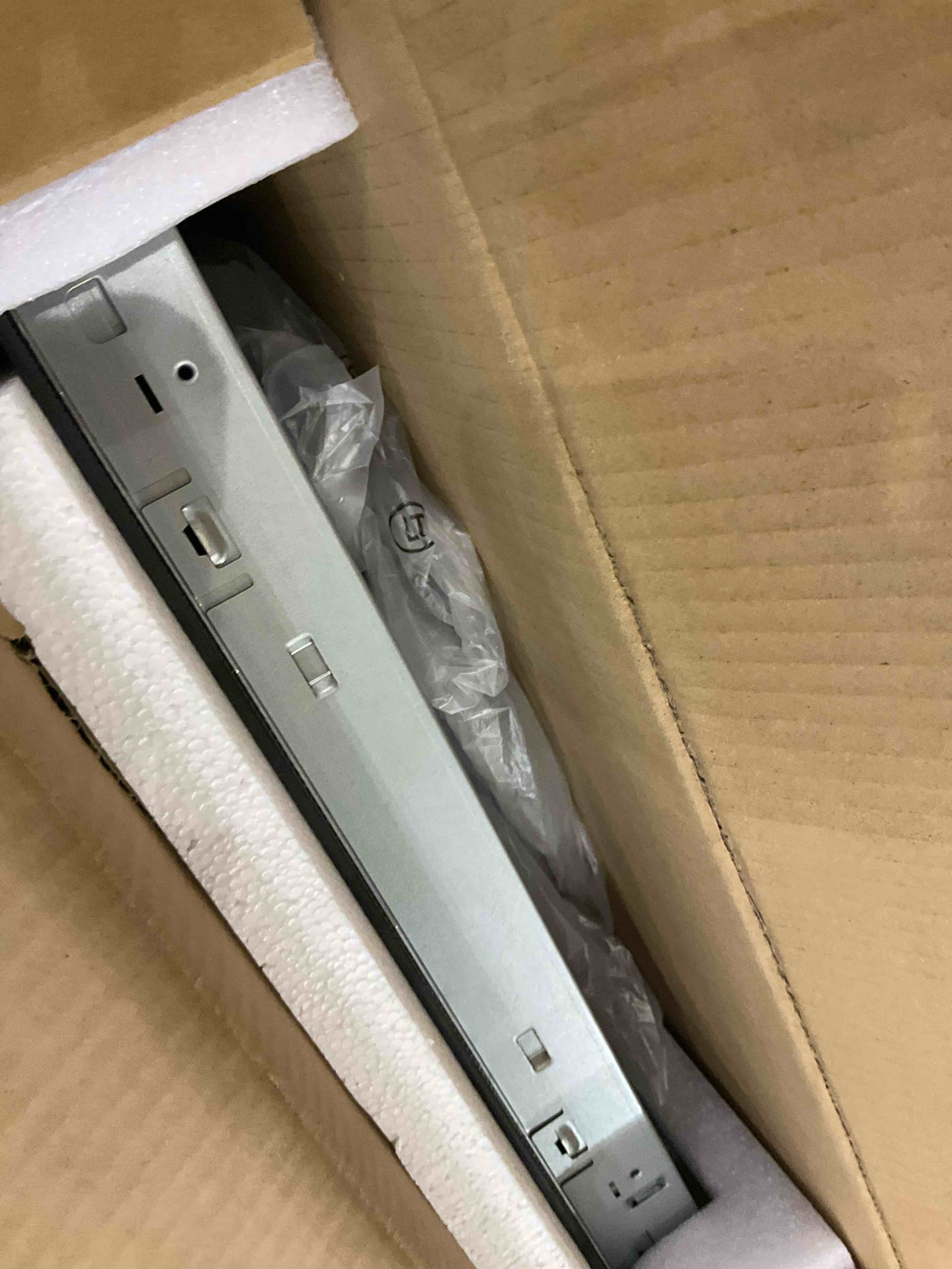https://s3.amazonaws.com/lotting-images-prod/bidfta/PPE2498065_1746463278287.jpeg