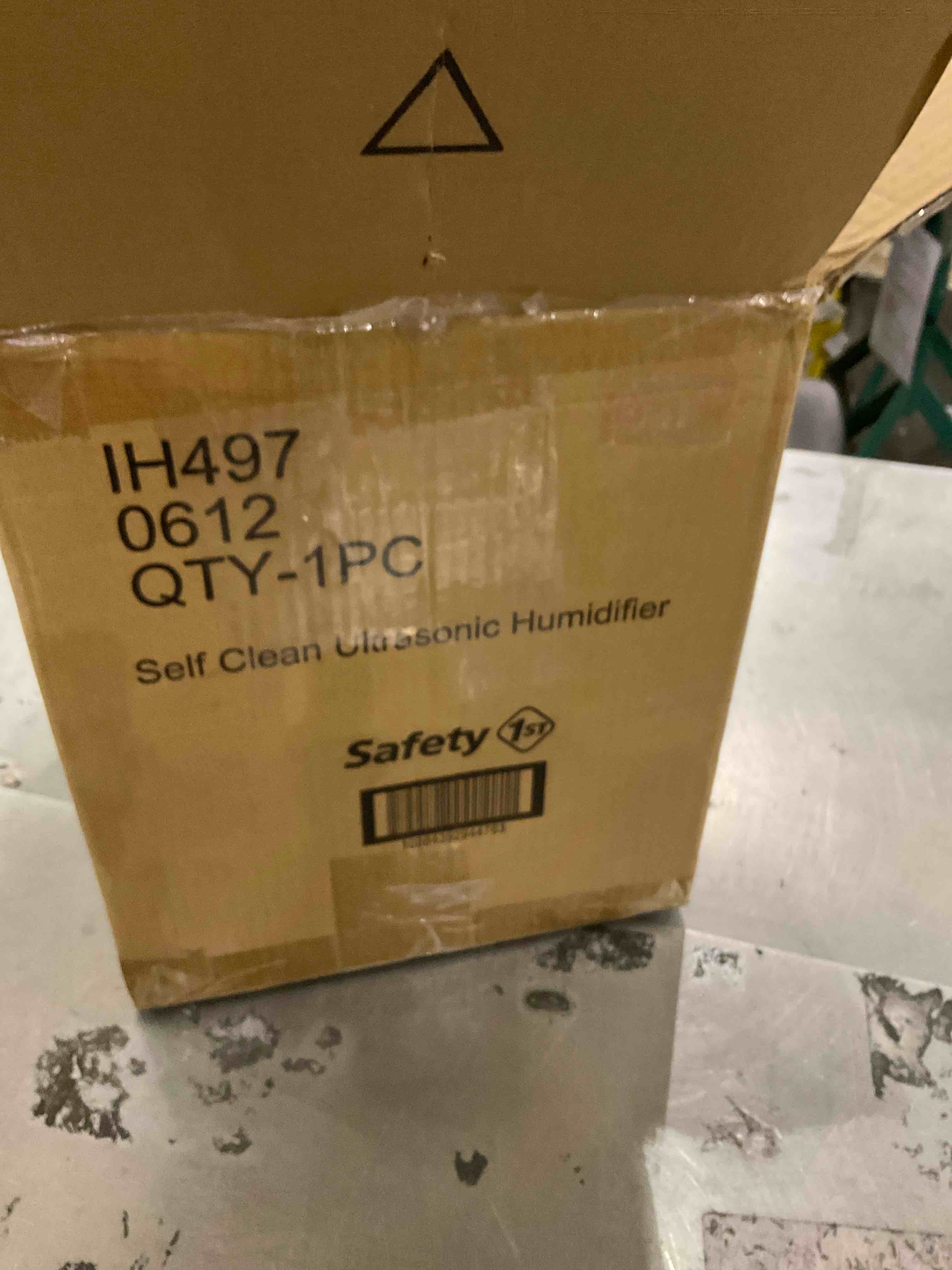 https://s3.amazonaws.com/lotting-images-prod/bidfta/PPE2498270_1746467063416.jpeg