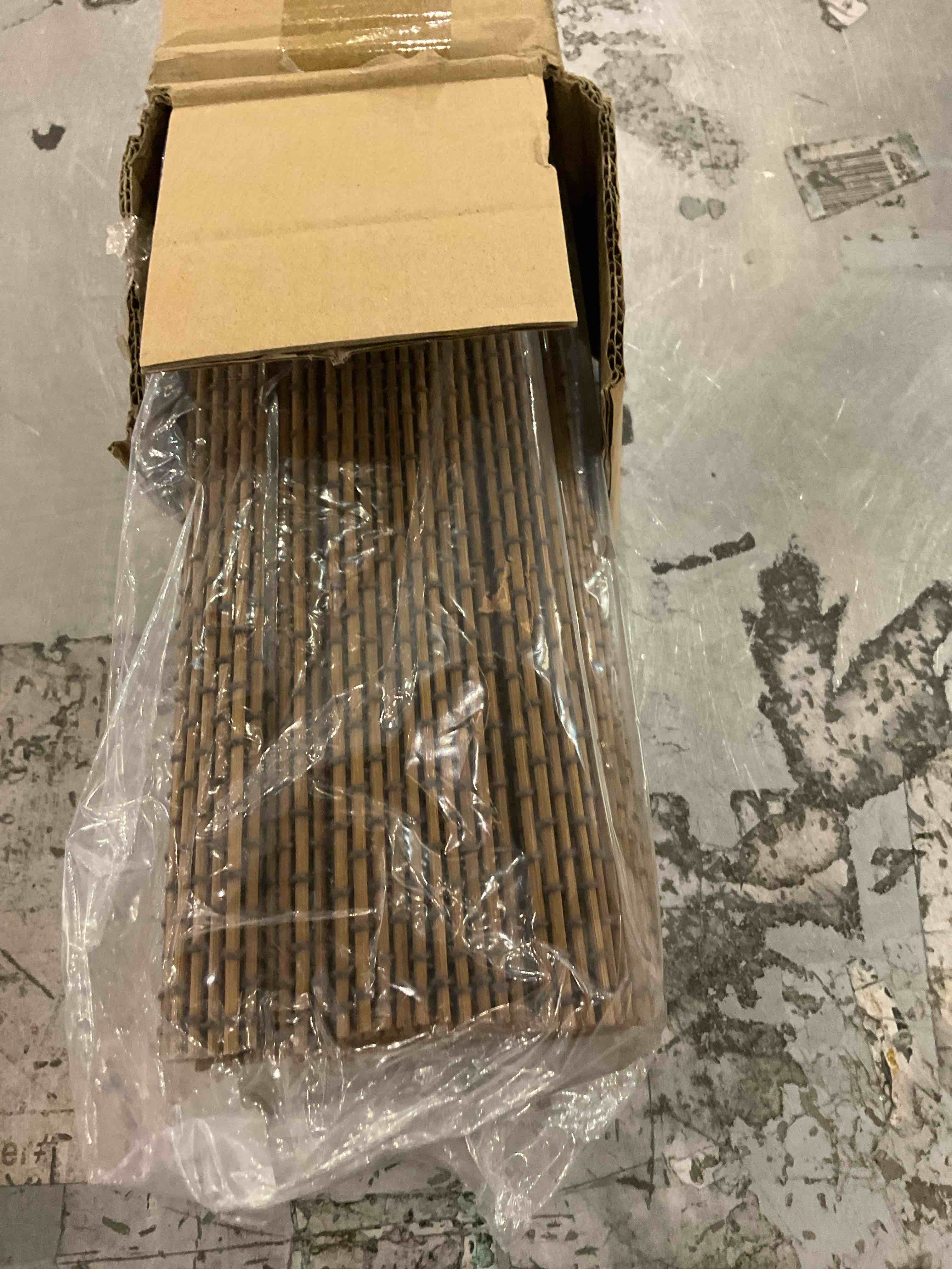 https://s3.amazonaws.com/lotting-images-prod/bidfta/PPE2498284_1746467539227.jpeg