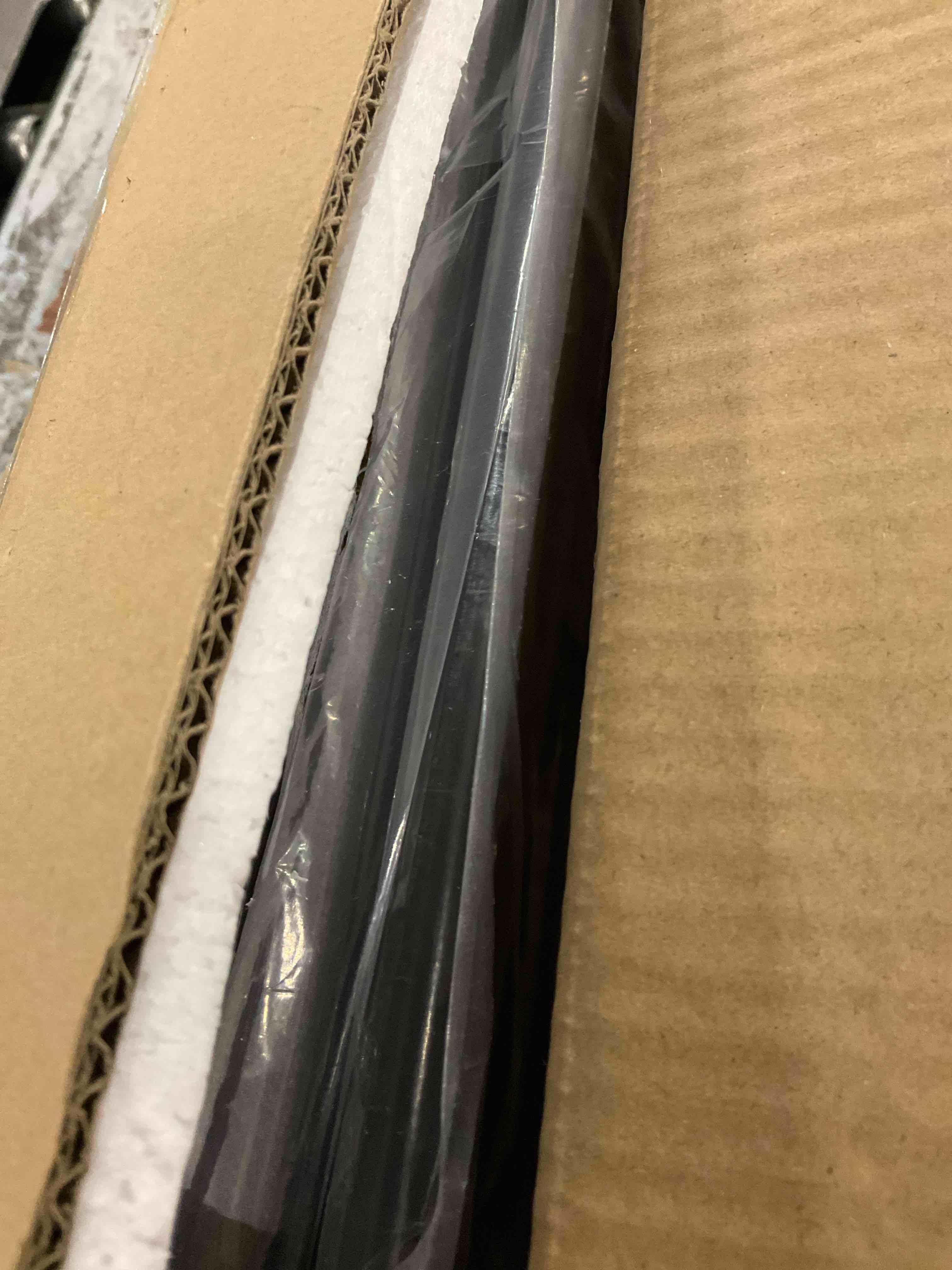 https://s3.amazonaws.com/lotting-images-prod/bidfta/PPE2498291_1746467693744.jpeg