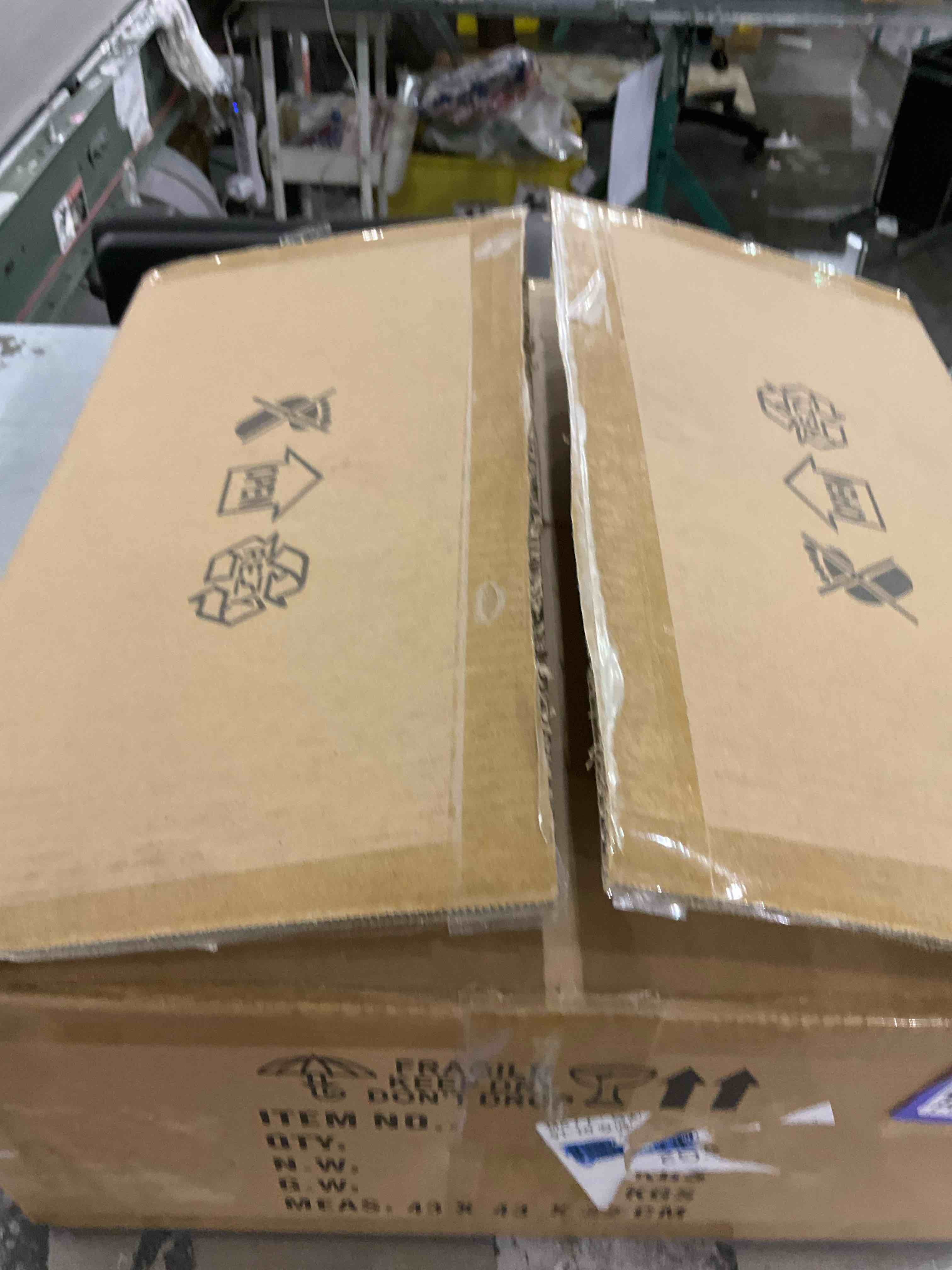 https://s3.amazonaws.com/lotting-images-prod/bidfta/PPE2498380_1746470384381.jpeg