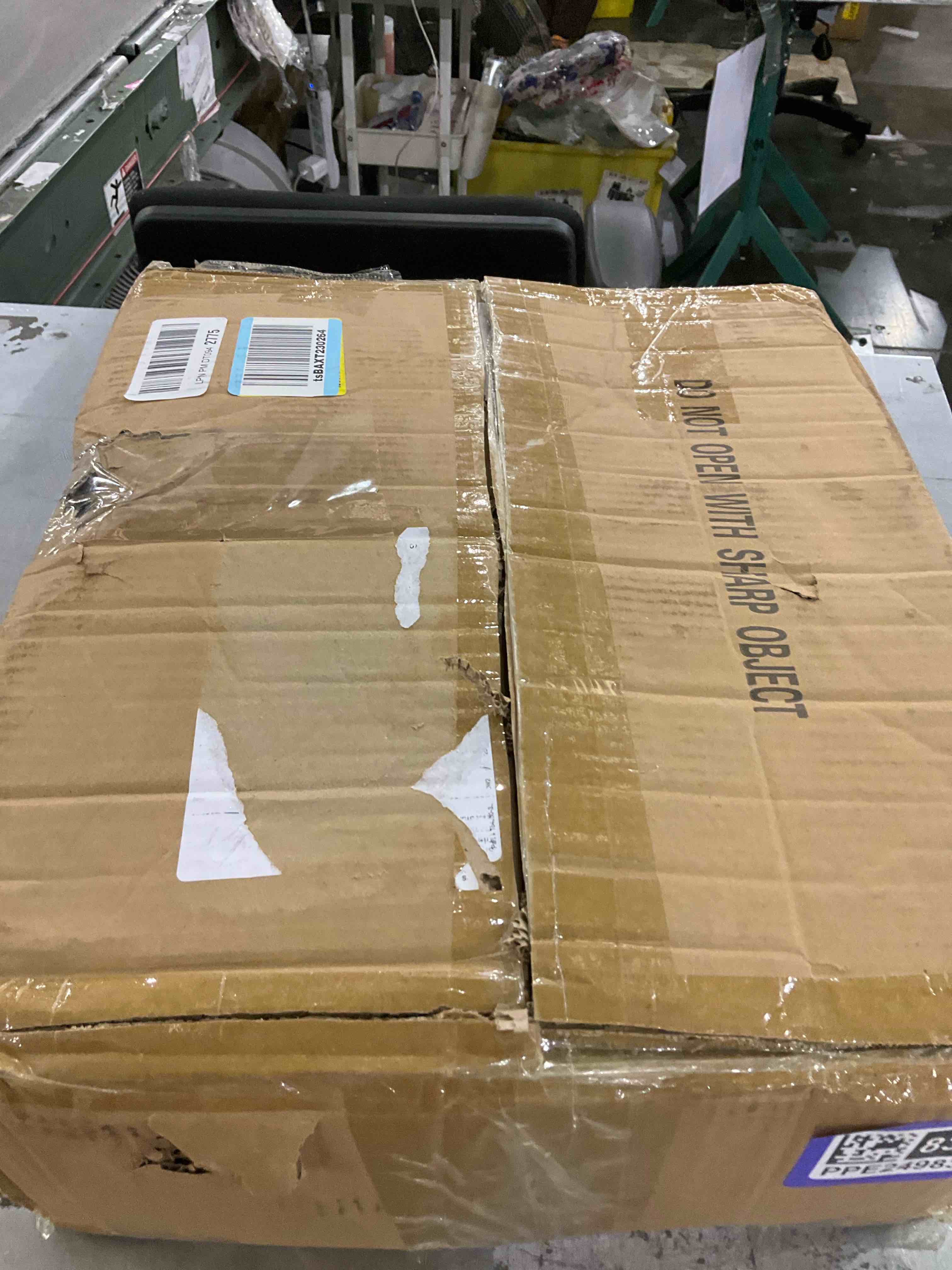 https://s3.amazonaws.com/lotting-images-prod/bidfta/PPE2498381_1746470342354.jpeg