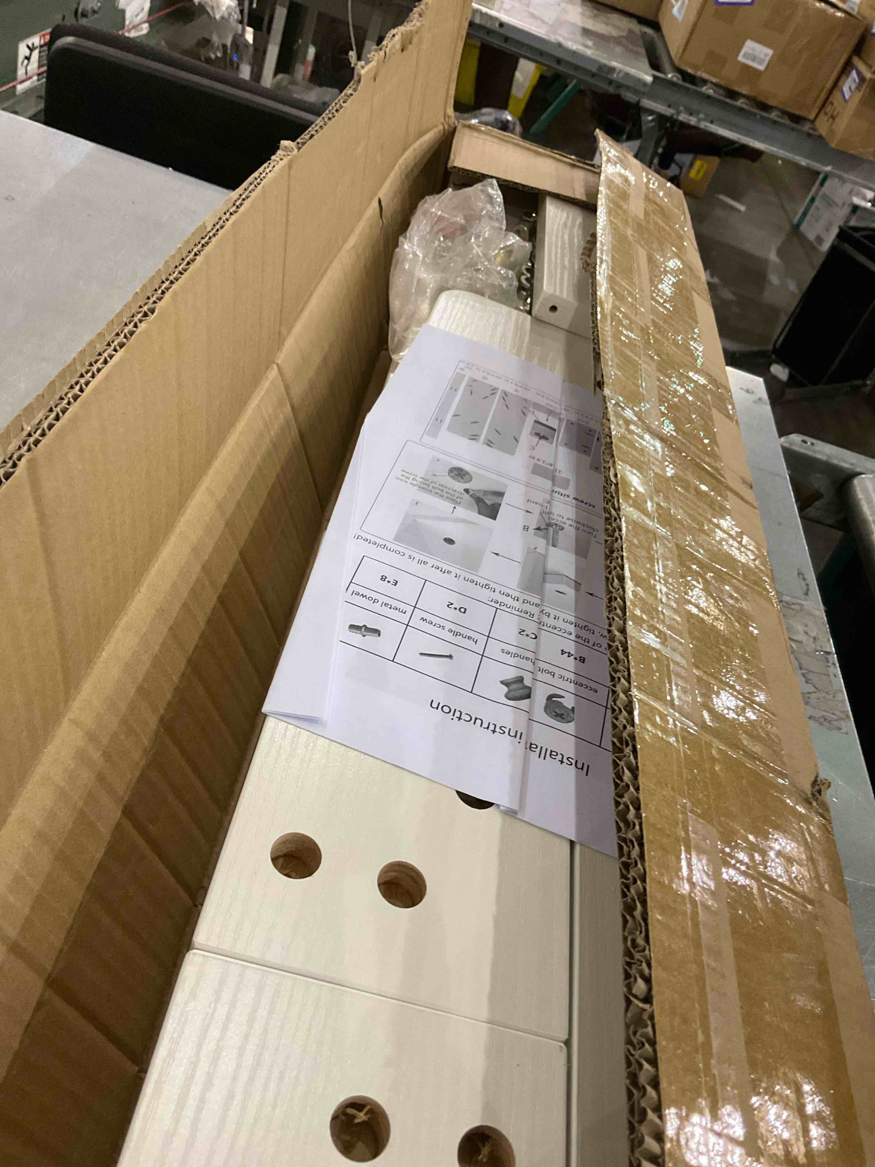 https://s3.amazonaws.com/lotting-images-prod/bidfta/PPE2498382_1746470297474.jpeg