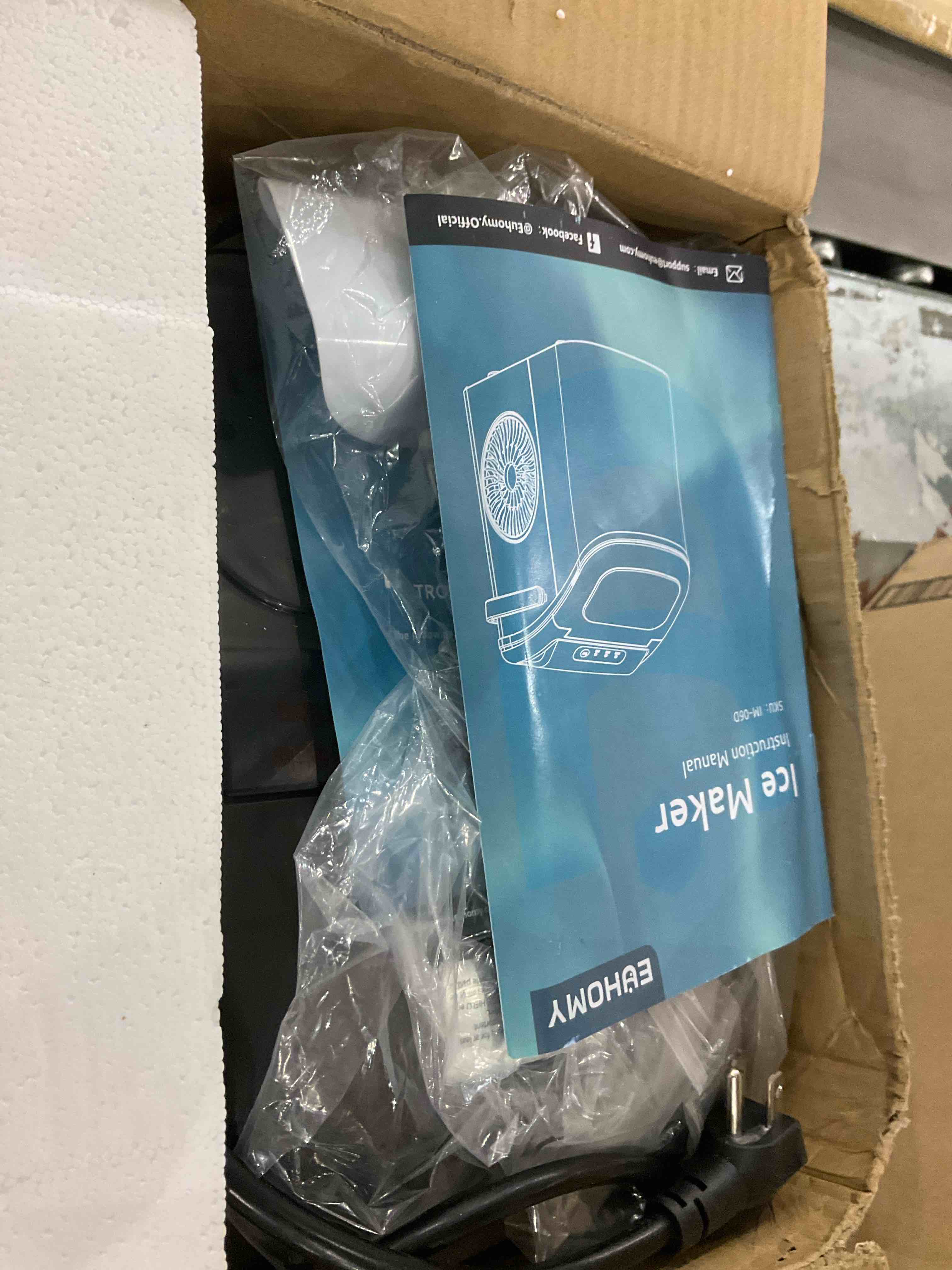 https://s3.amazonaws.com/lotting-images-prod/bidfta/PPE2498387_1746470917246.jpeg