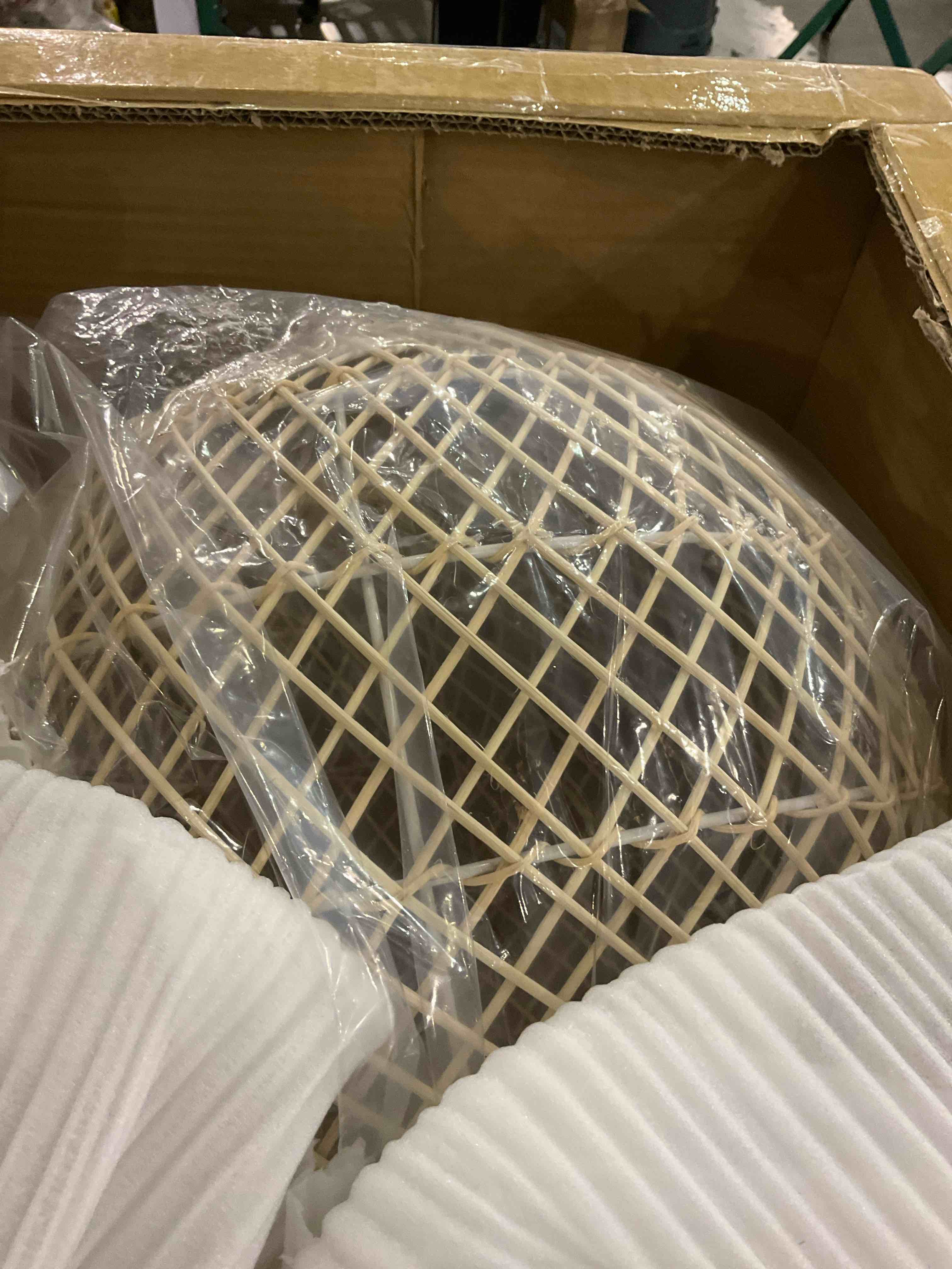 https://s3.amazonaws.com/lotting-images-prod/bidfta/PPE2498454_1746471356715.jpeg