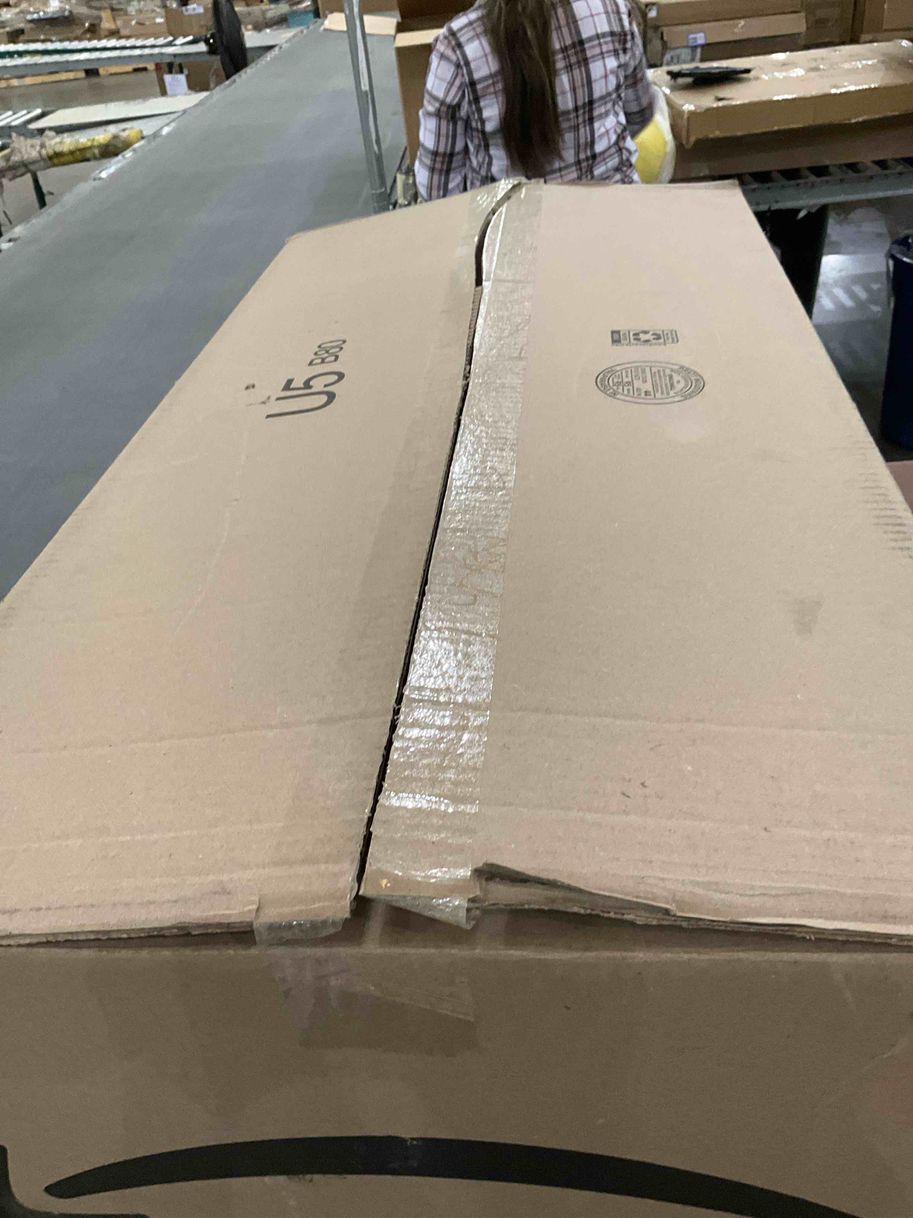 https://s3.amazonaws.com/lotting-images-prod/bidfta/PPE2498541_1746541279916.jpeg