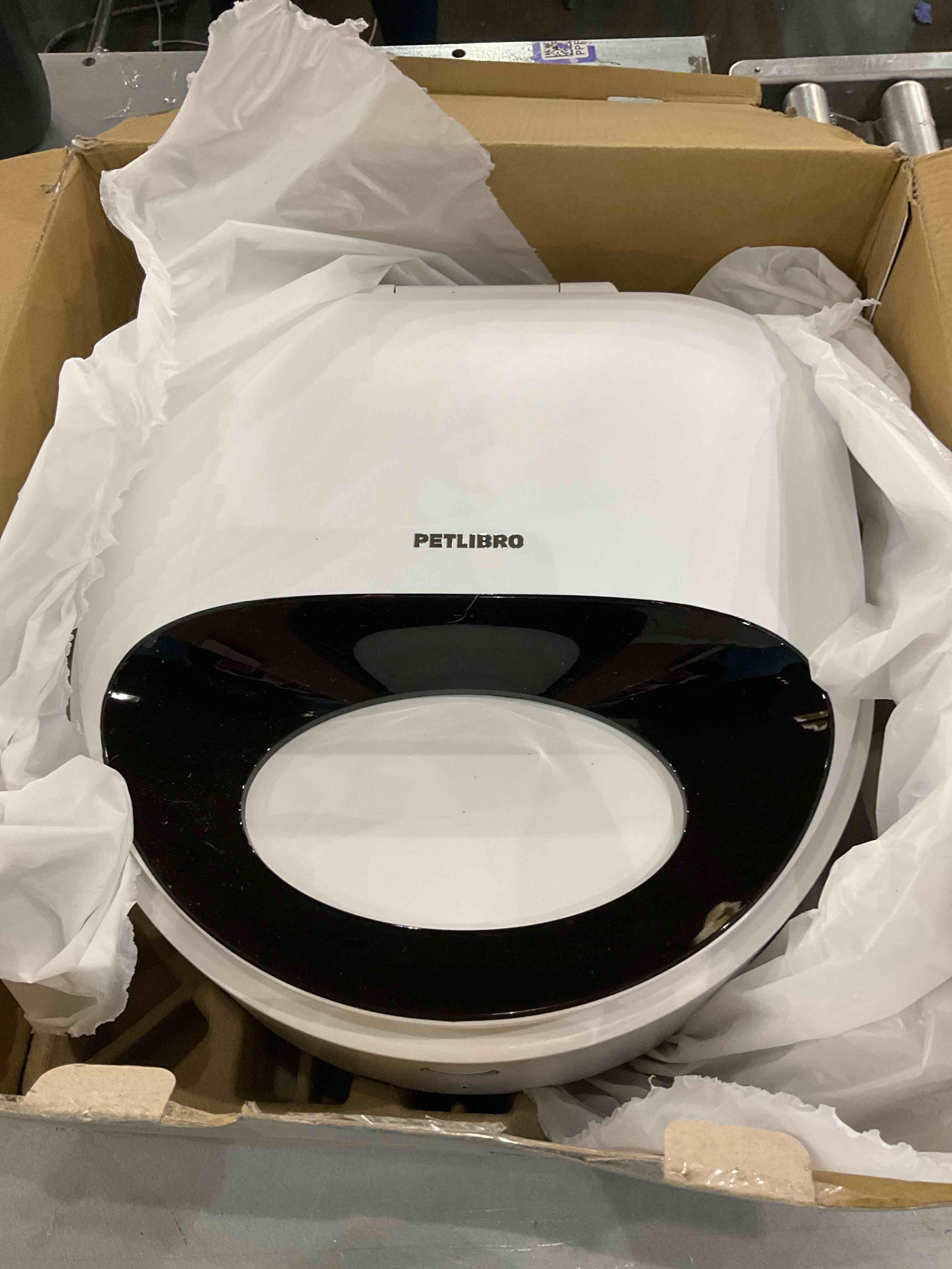 https://s3.amazonaws.com/lotting-images-prod/bidfta/PPE2498650_1746531887740.jpeg