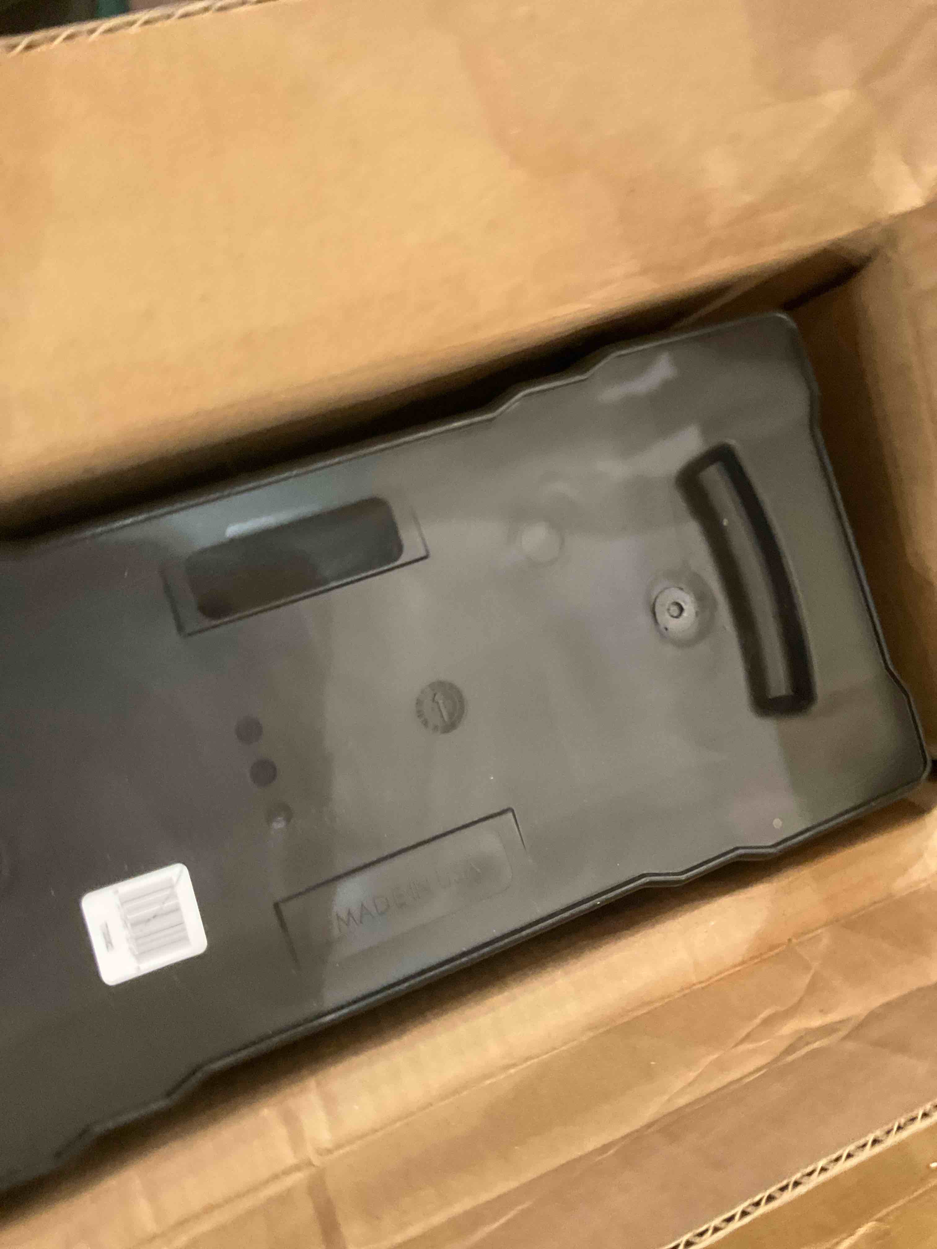 https://s3.amazonaws.com/lotting-images-prod/bidfta/PPE2499009_1746556047495.jpeg