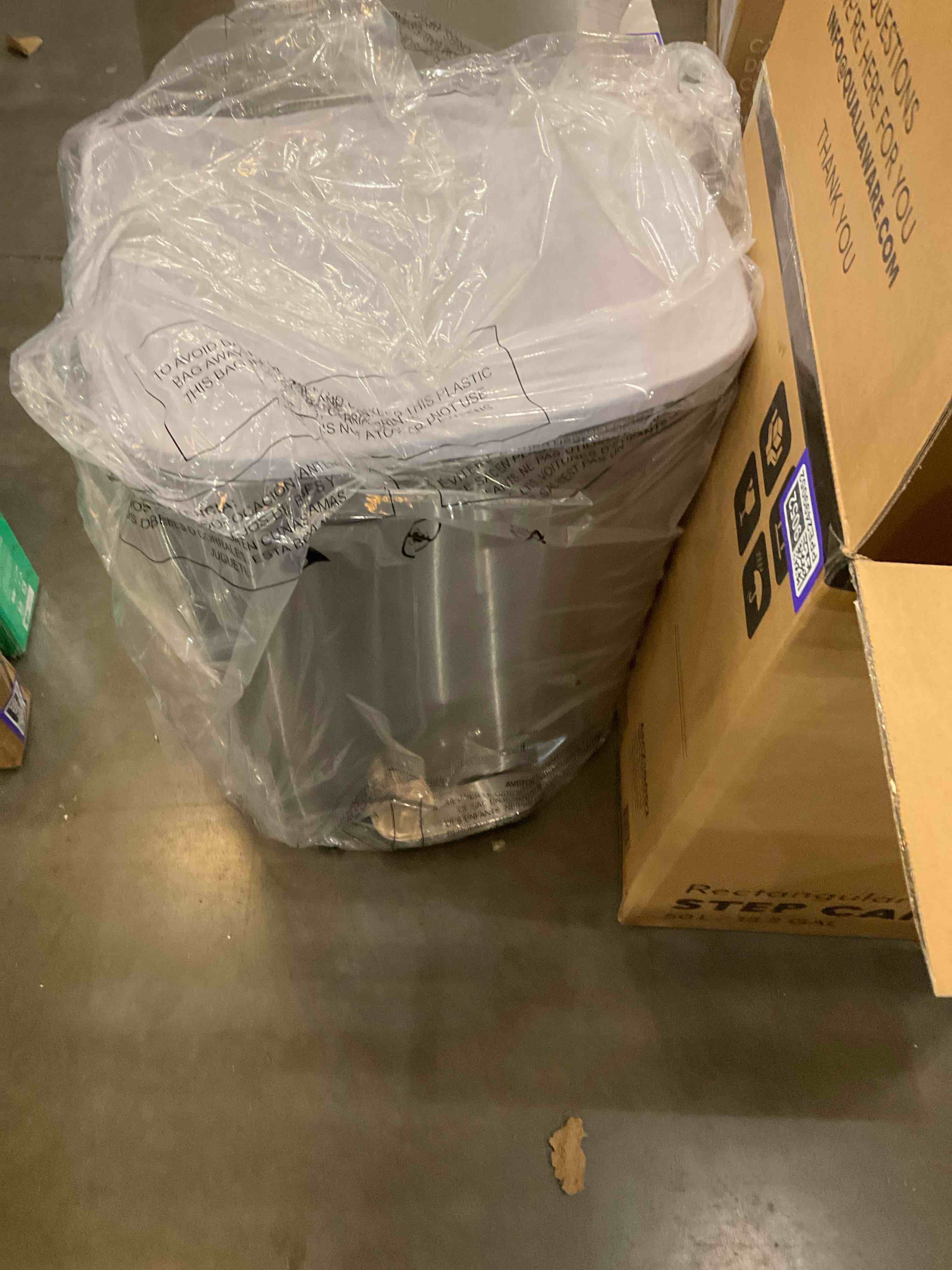 https://s3.amazonaws.com/lotting-images-prod/bidfta/PPE2499052_1746558628628.jpeg