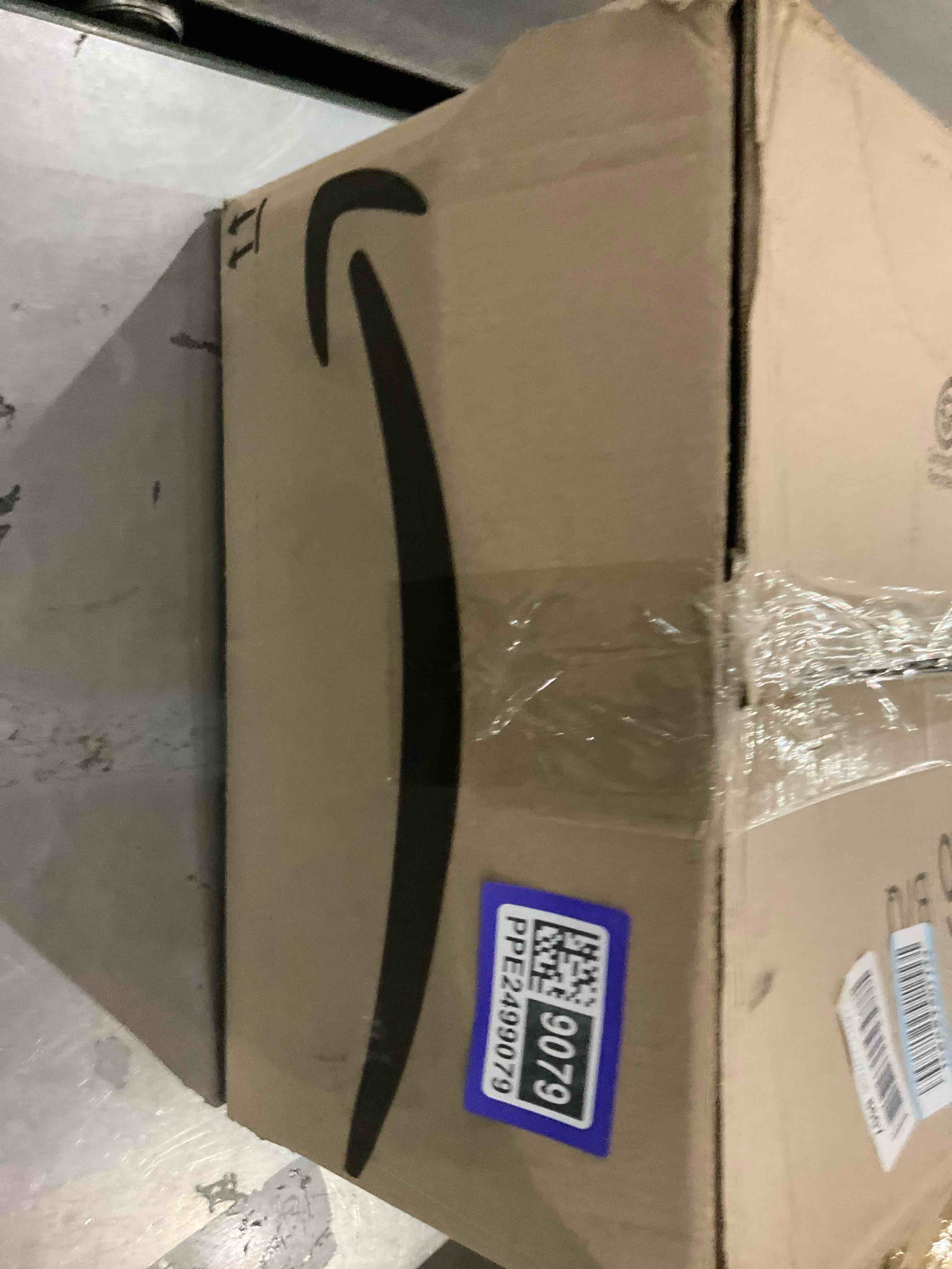 https://s3.amazonaws.com/lotting-images-prod/bidfta/PPE2499079_1746616661064.jpeg