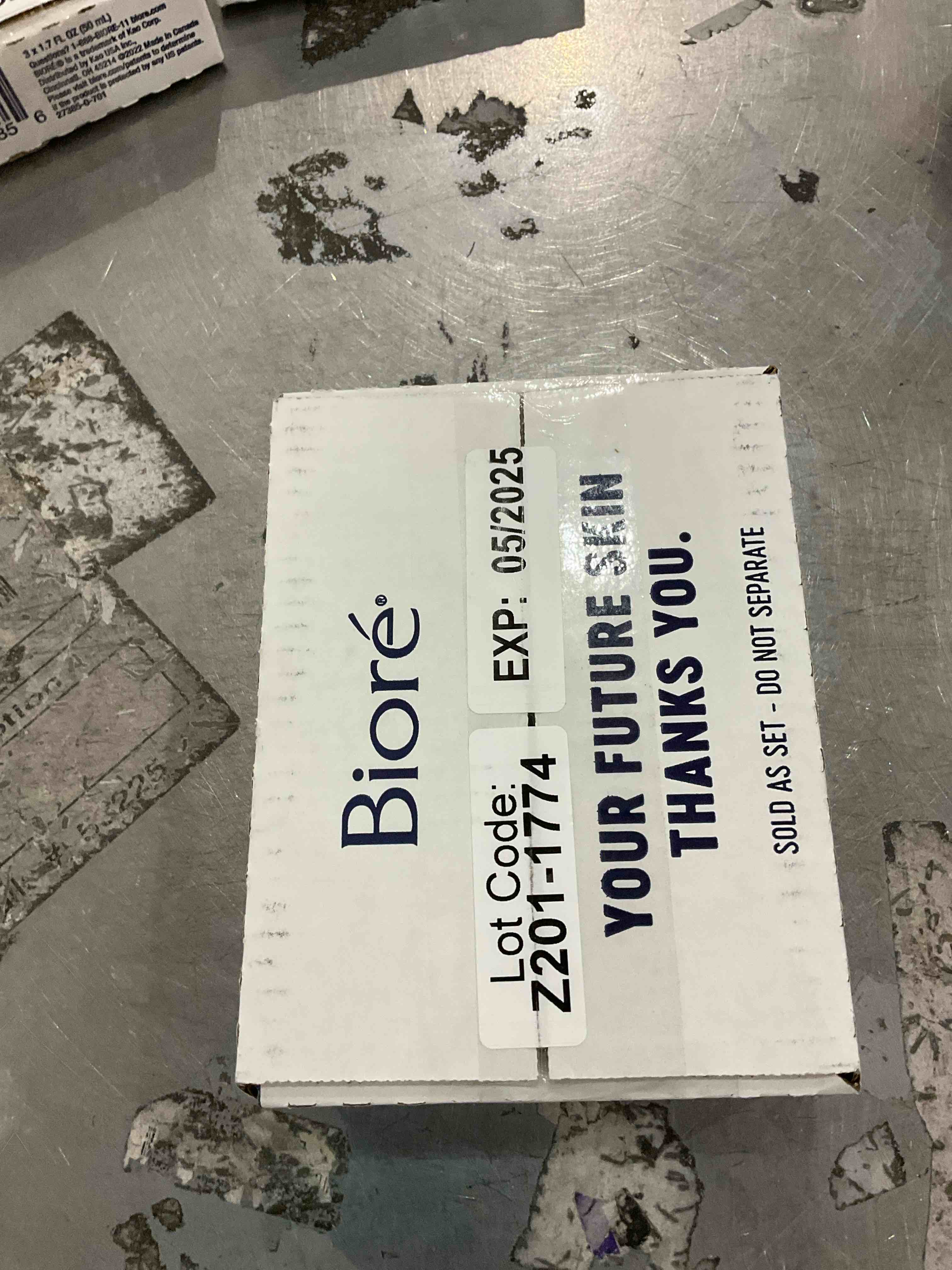 https://s3.amazonaws.com/lotting-images-prod/bidfta/PPE2499139_1746624341540.jpeg