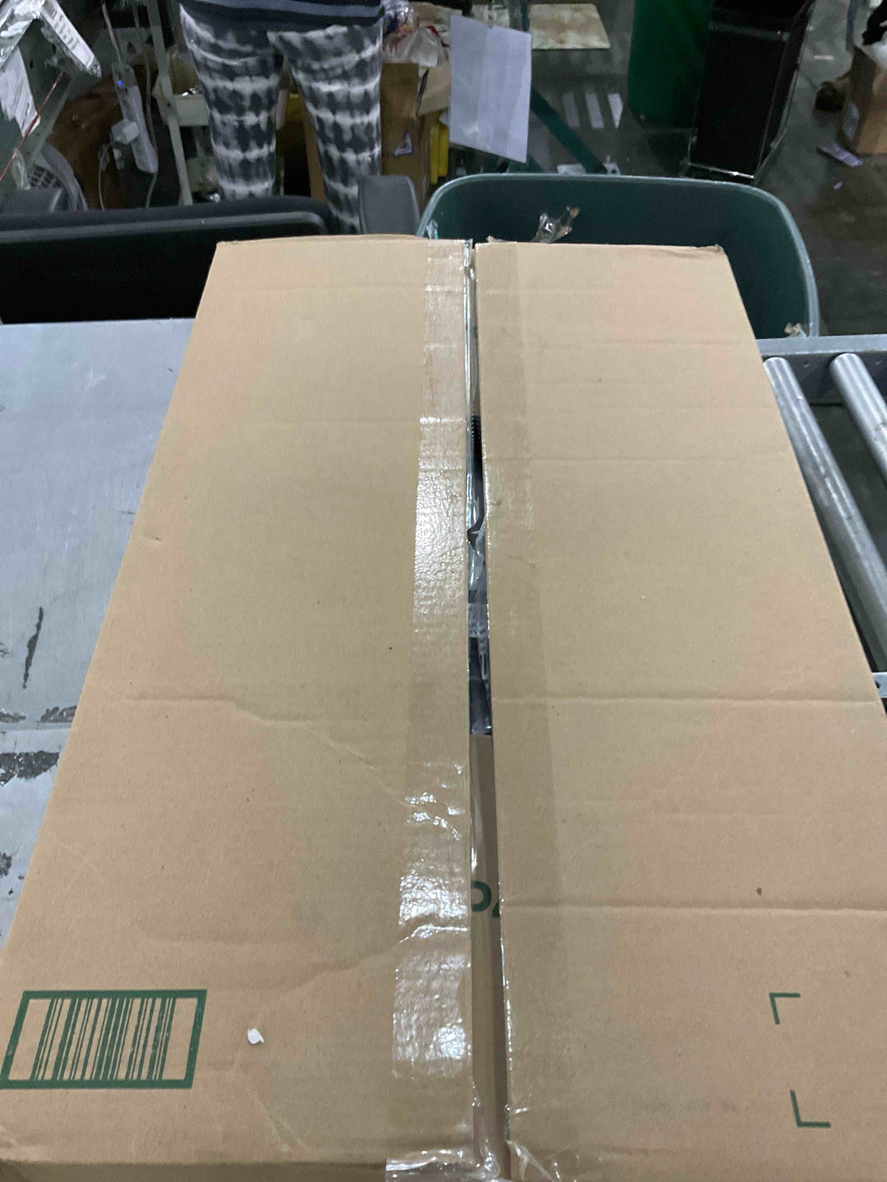 https://s3.amazonaws.com/lotting-images-prod/bidfta/PPE2499152_1746617616443.jpeg