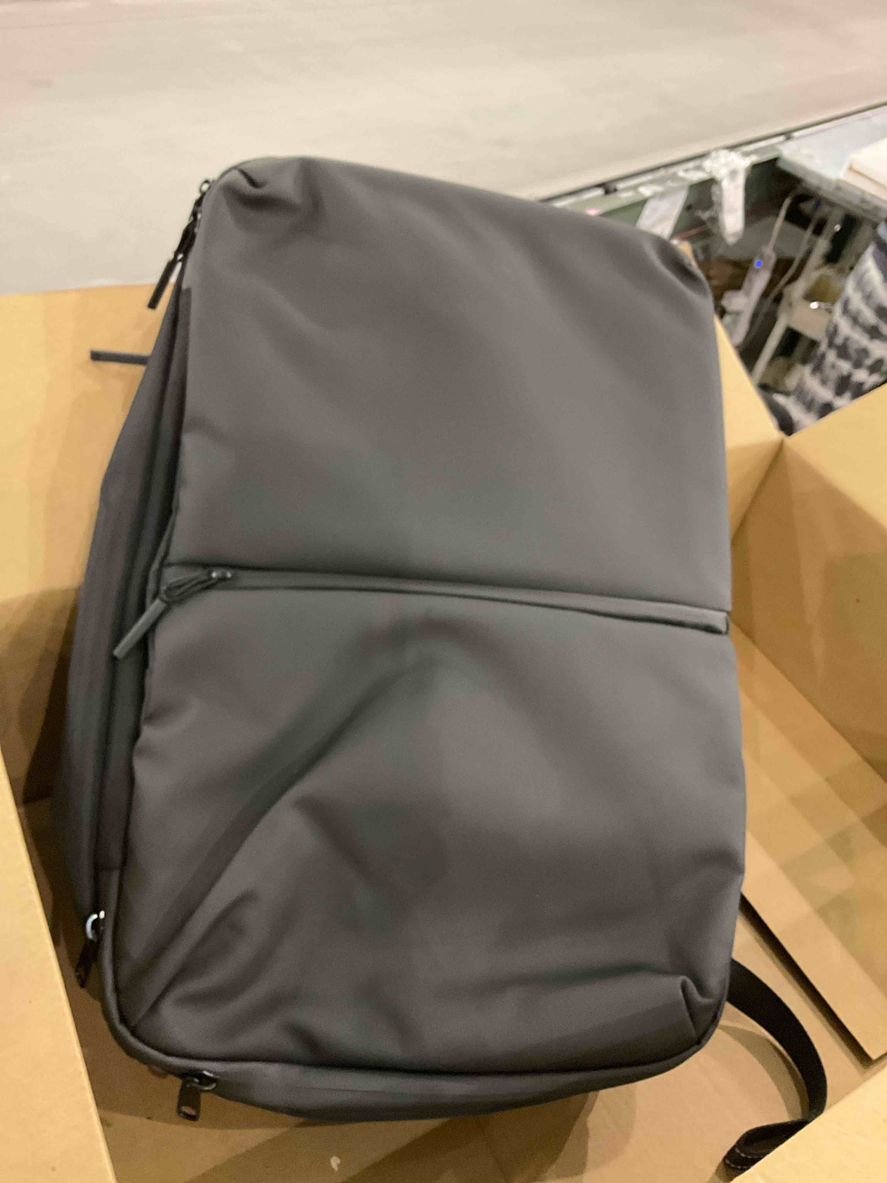 https://s3.amazonaws.com/lotting-images-prod/bidfta/PPE2499152_1746617671160.jpeg