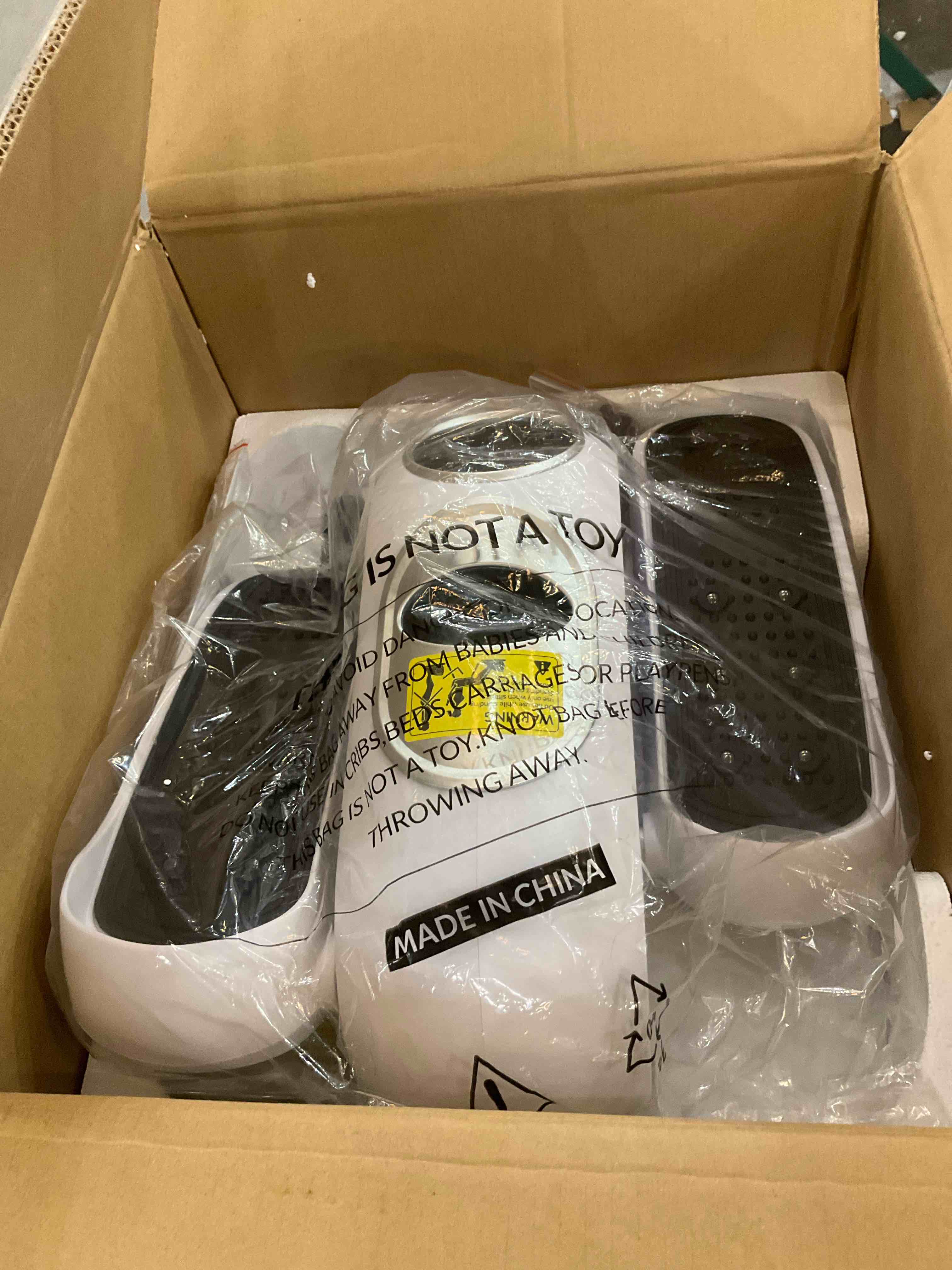 https://s3.amazonaws.com/lotting-images-prod/bidfta/PPE2499174_1746557321525.jpeg