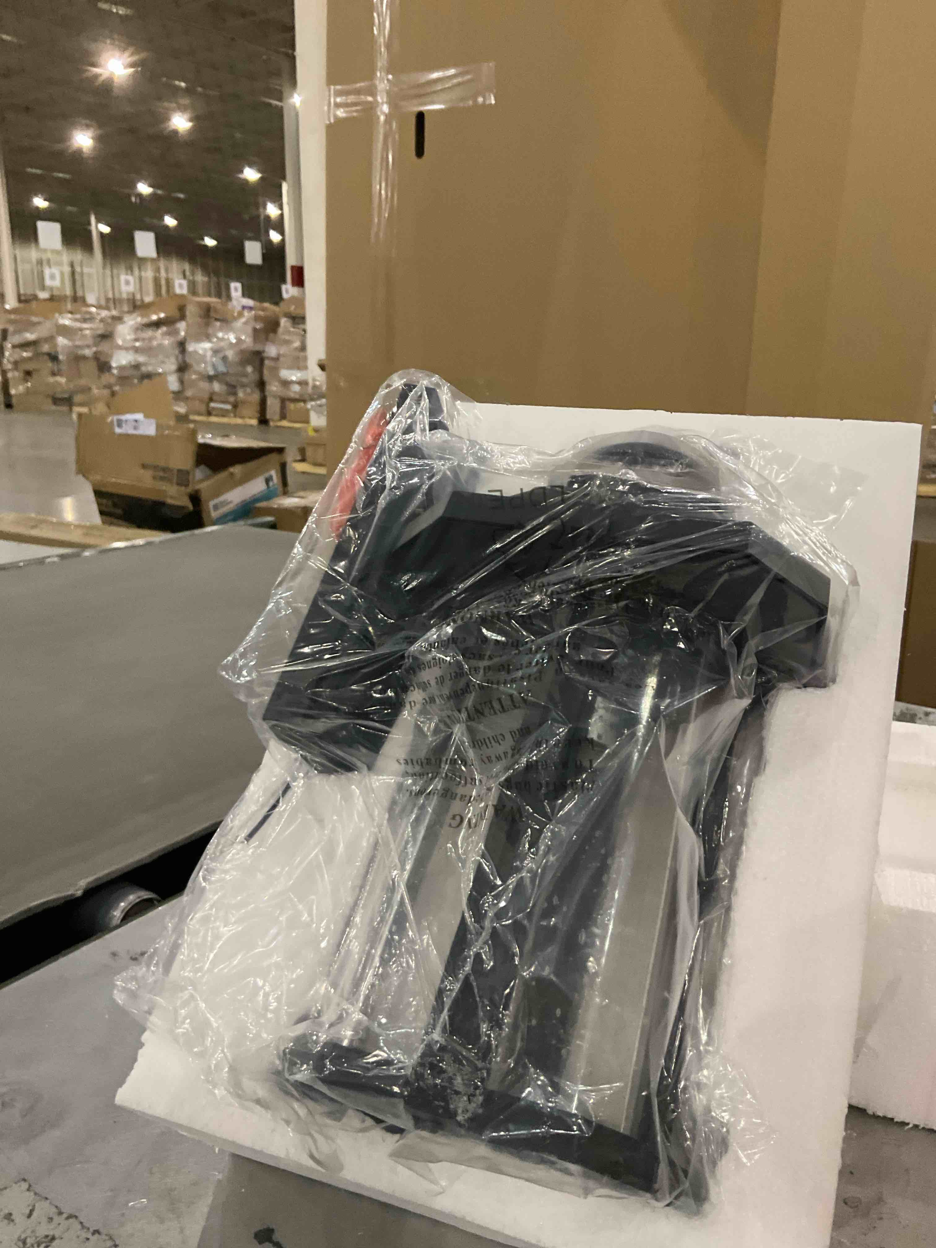 https://s3.amazonaws.com/lotting-images-prod/bidfta/PPE2499262_1746617721101.jpeg
