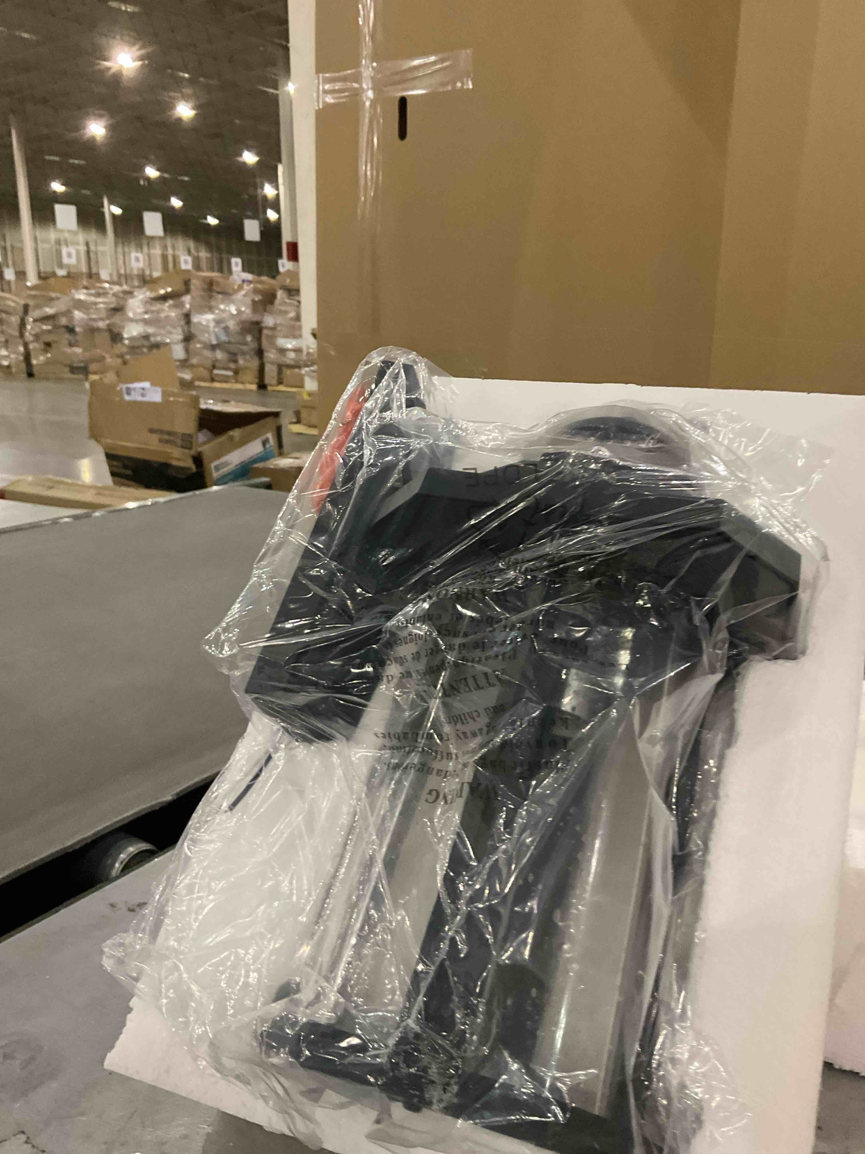 https://s3.amazonaws.com/lotting-images-prod/bidfta/PPE2499262_1746617722158.jpeg