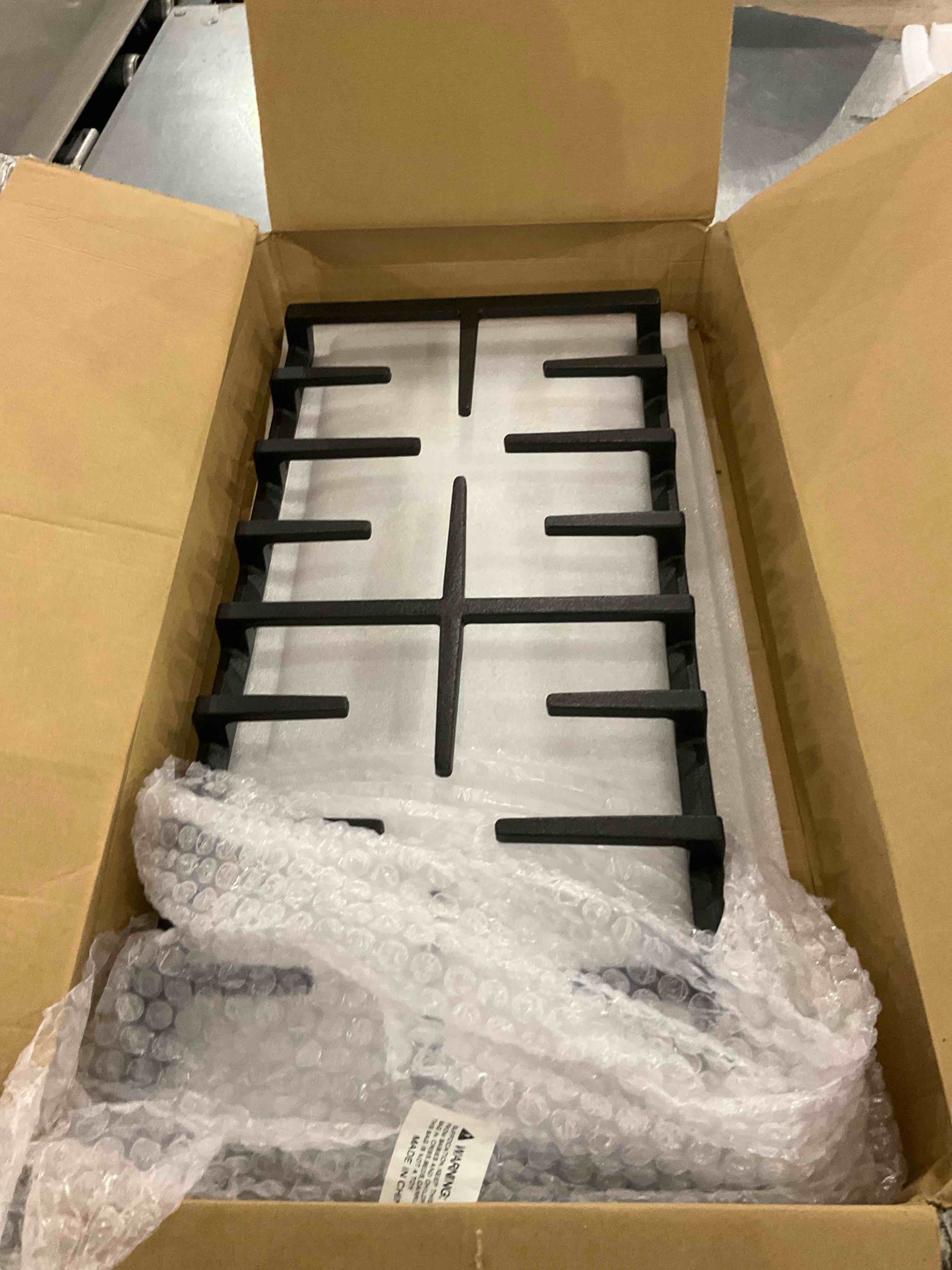 https://s3.amazonaws.com/lotting-images-prod/bidfta/PPE2499280_1746618806757.jpeg