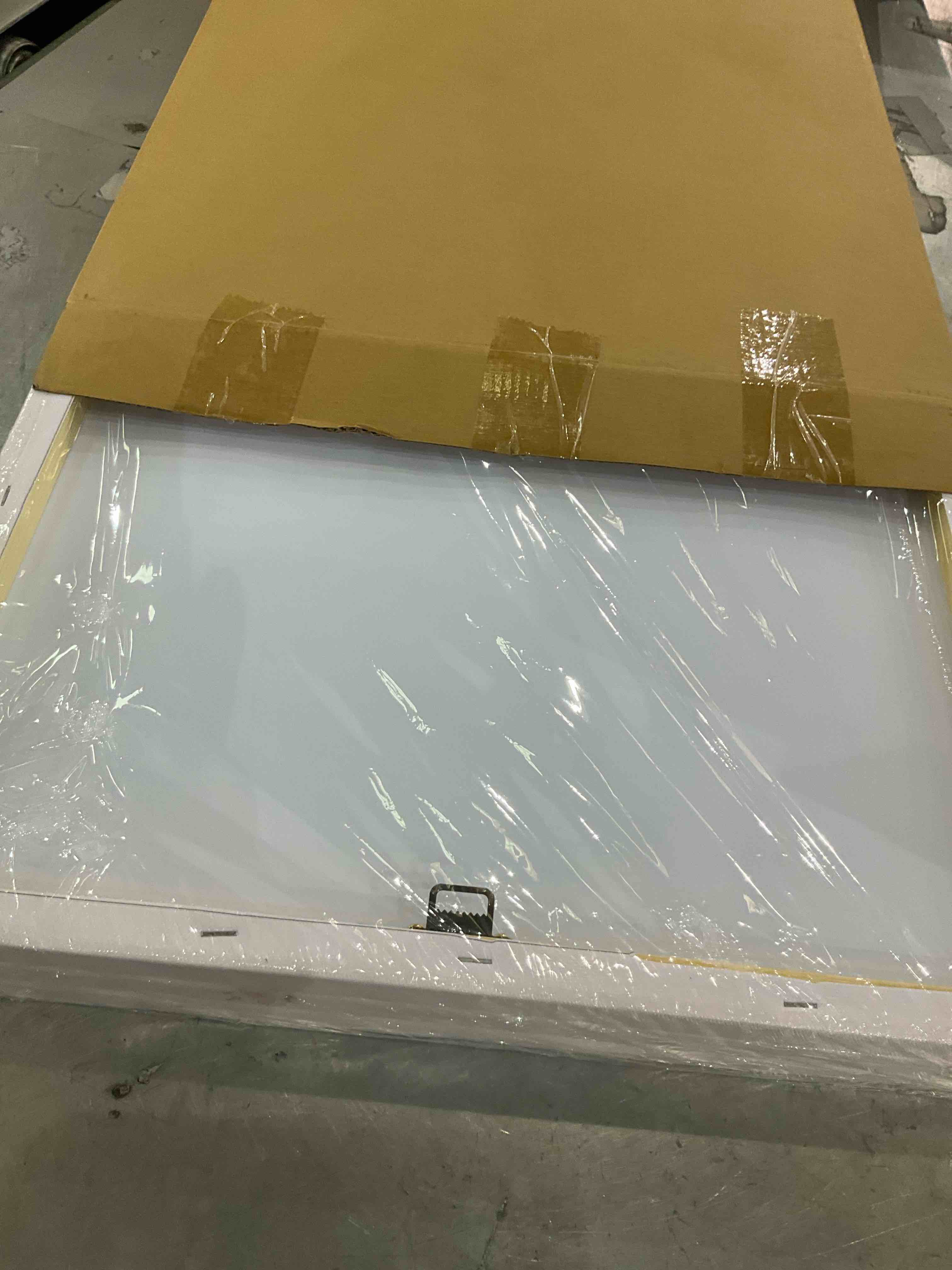 https://s3.amazonaws.com/lotting-images-prod/bidfta/PPE2499300_1746624700356.jpeg
