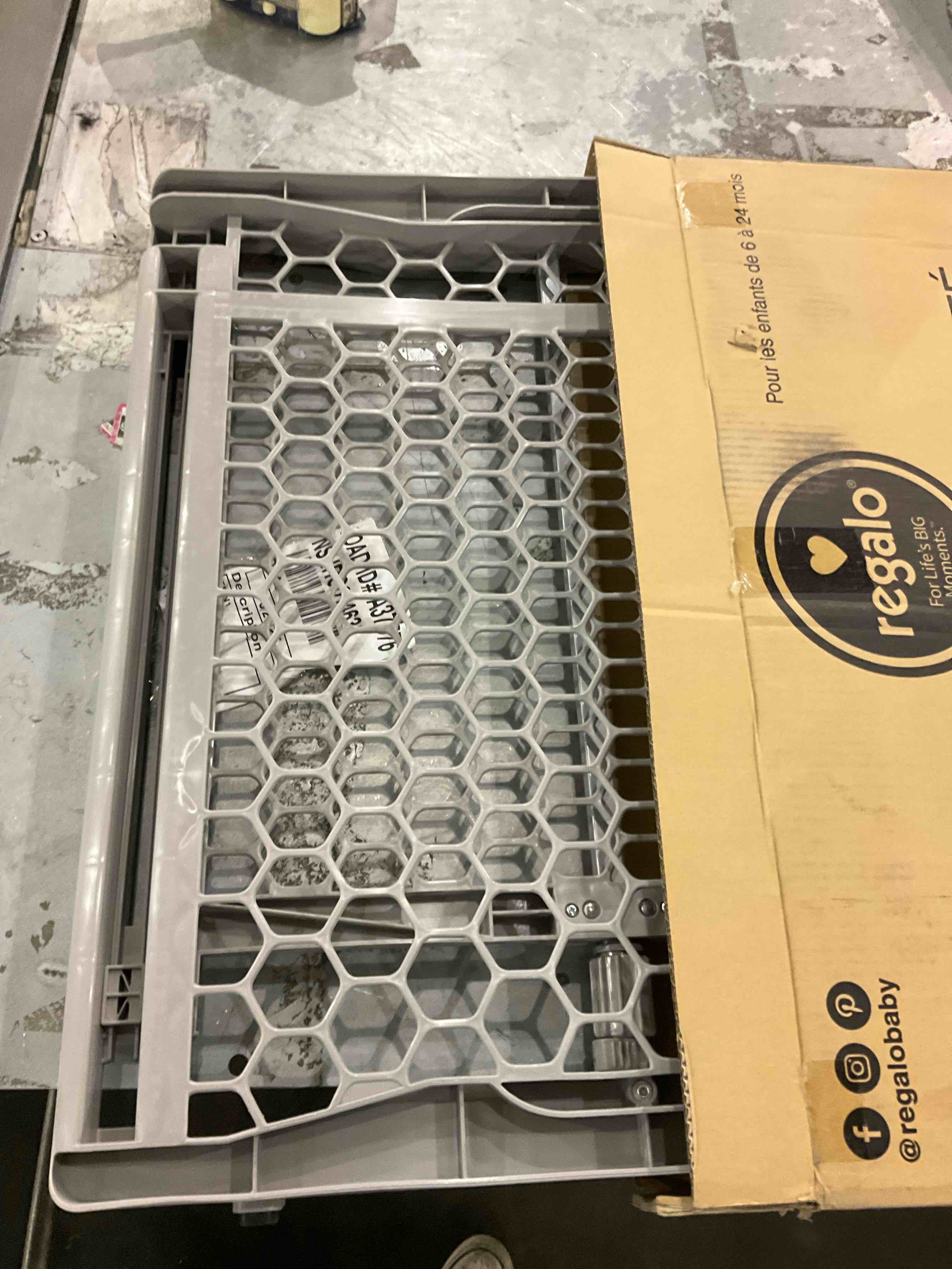 https://s3.amazonaws.com/lotting-images-prod/bidfta/PPE2499438_1746616247096.jpeg