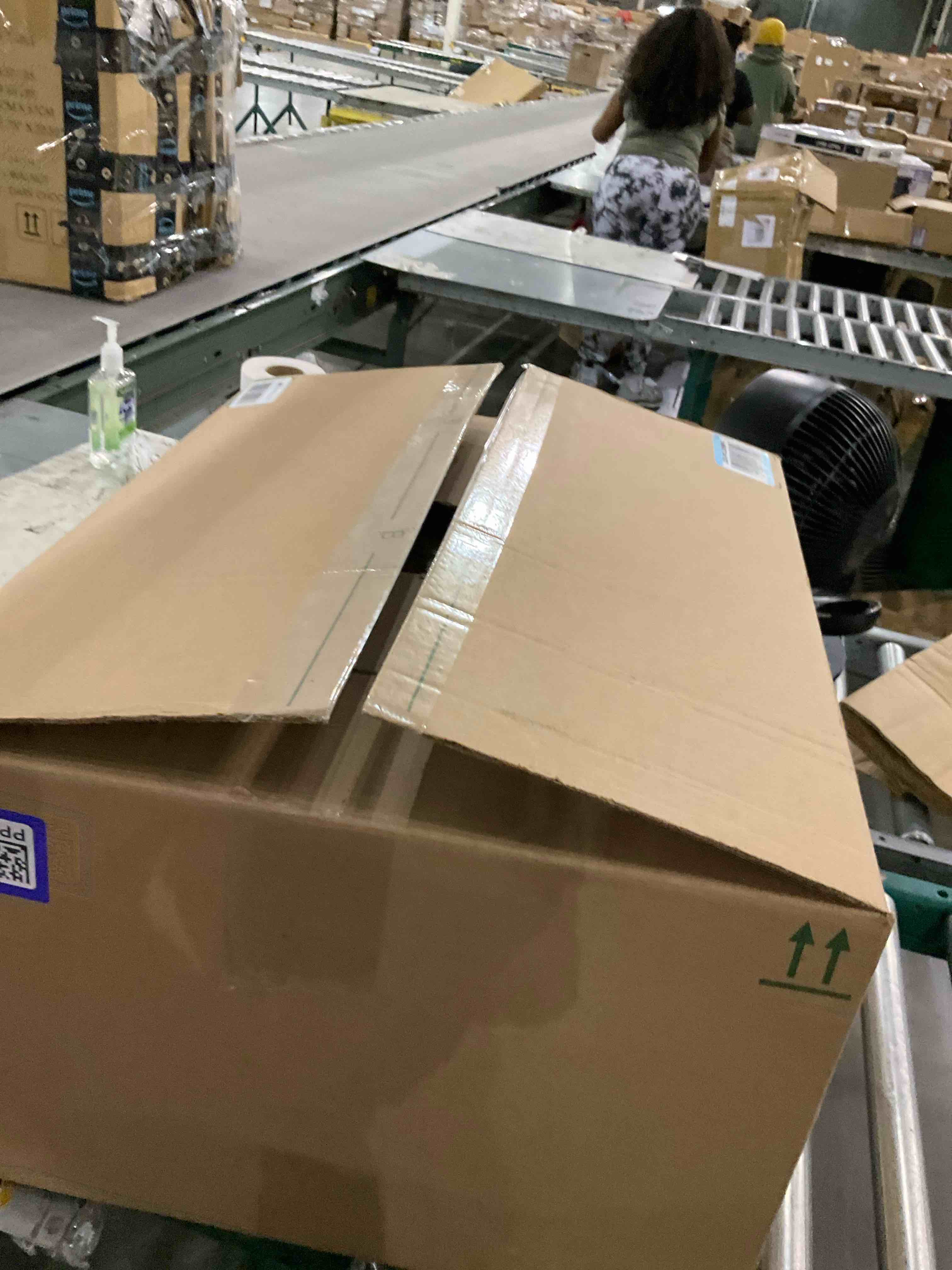 https://s3.amazonaws.com/lotting-images-prod/bidfta/PPE2499440_1746616981926.jpeg