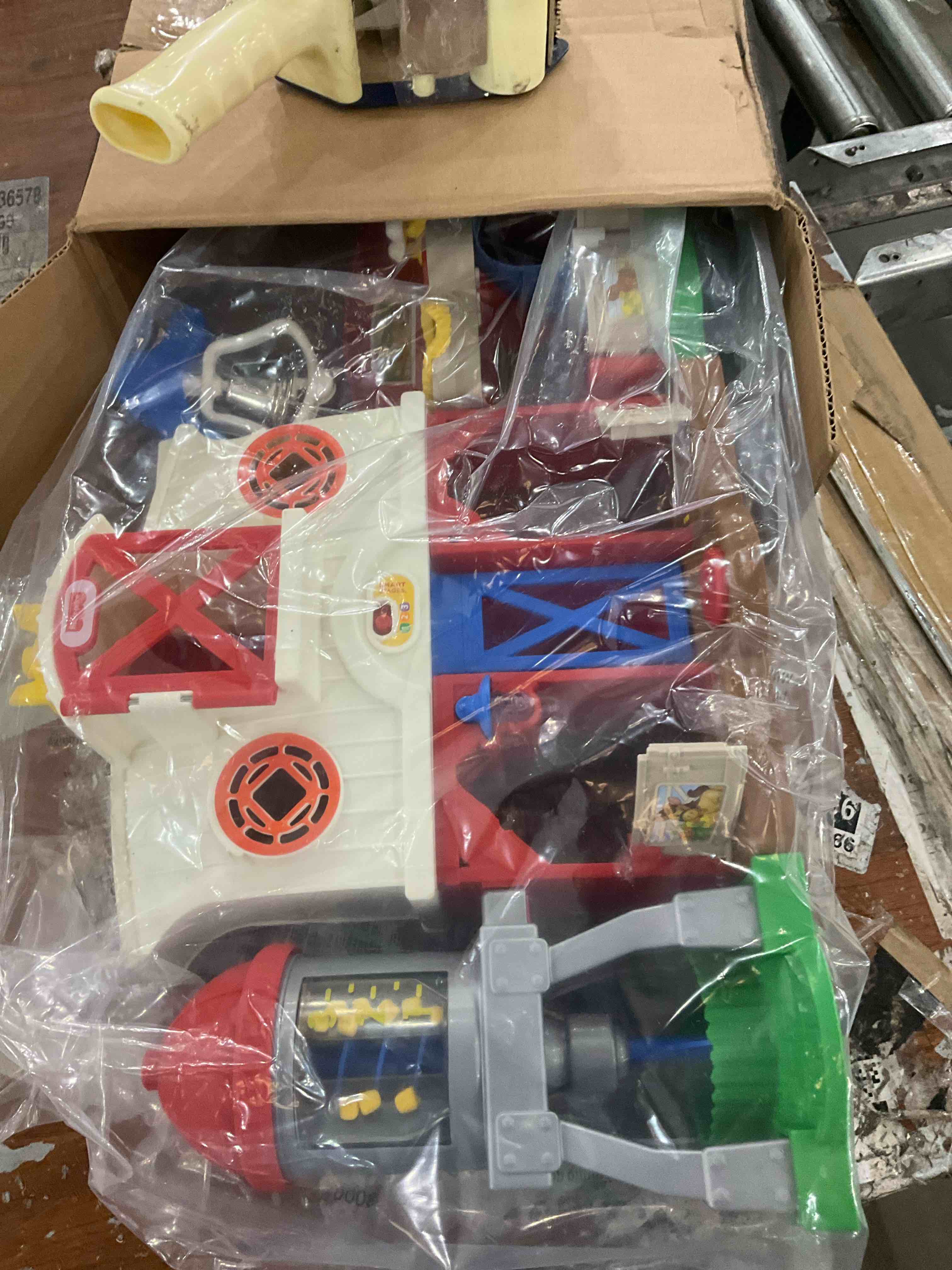 https://s3.amazonaws.com/lotting-images-prod/bidfta/PPE2499534_1746707620519.jpeg